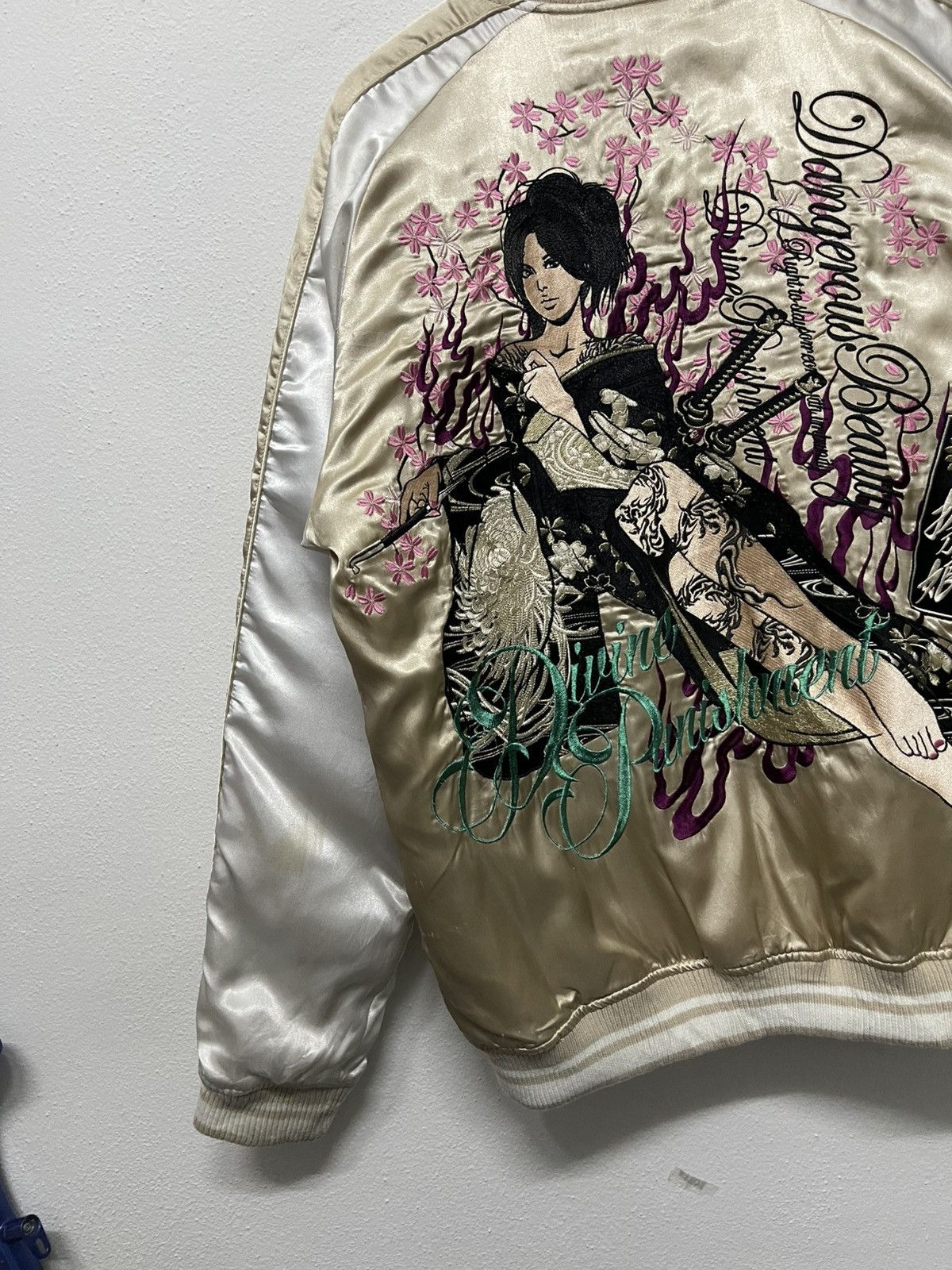 Japanese Brand 2000s DEVINE RETRIBUTION EMBROIDERED SAMURAI WOMEN RARE Size US XL / EU 56 / 4 - 17 Thumbnail