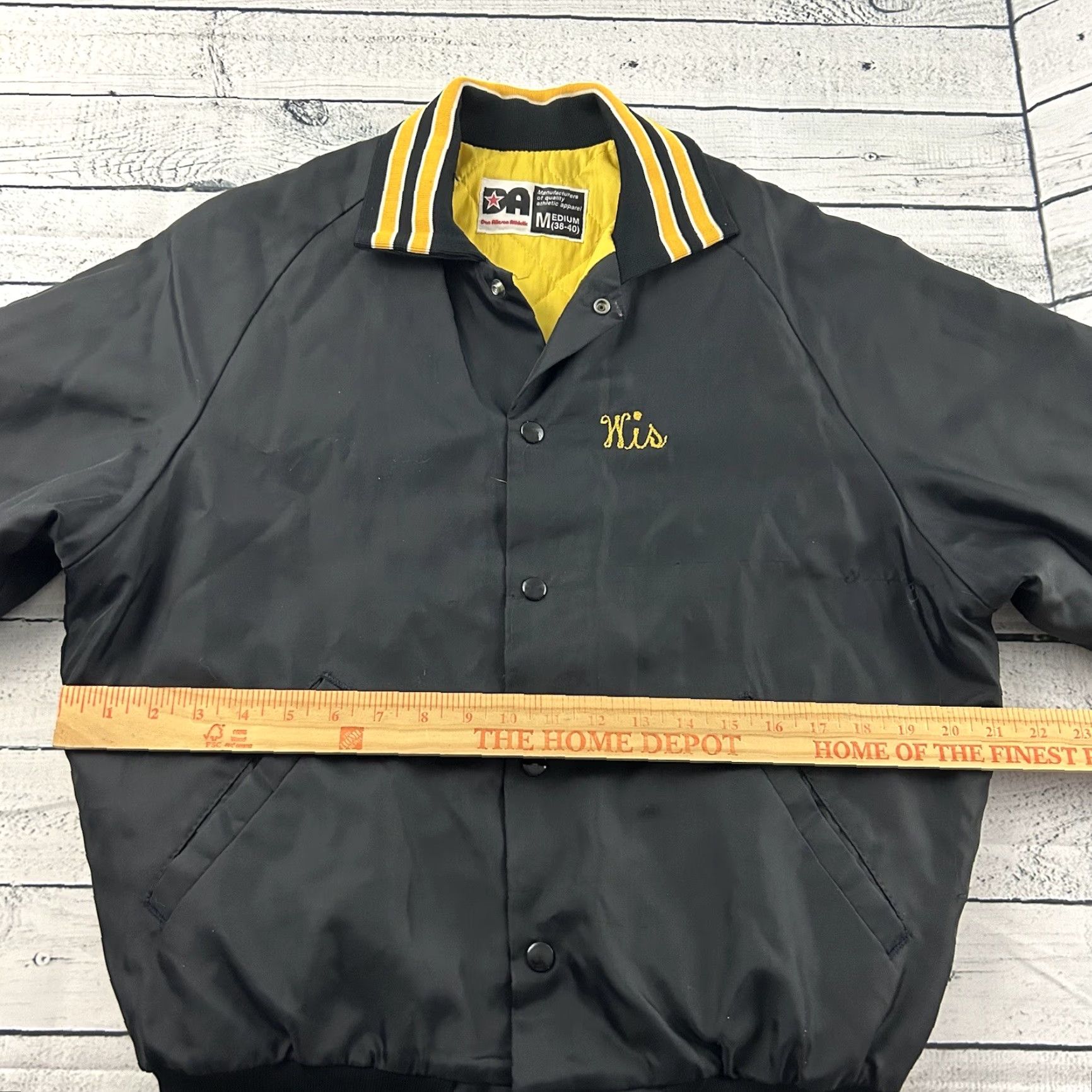 Vintage VINTAGE Don Alleson Holy Cross Snap Button Jacket Men’s Medium Black Yellow Shirt Varsity Jacket Buttons Mens Size US M / EU 48-50 / 2 - 5 Thumbnail