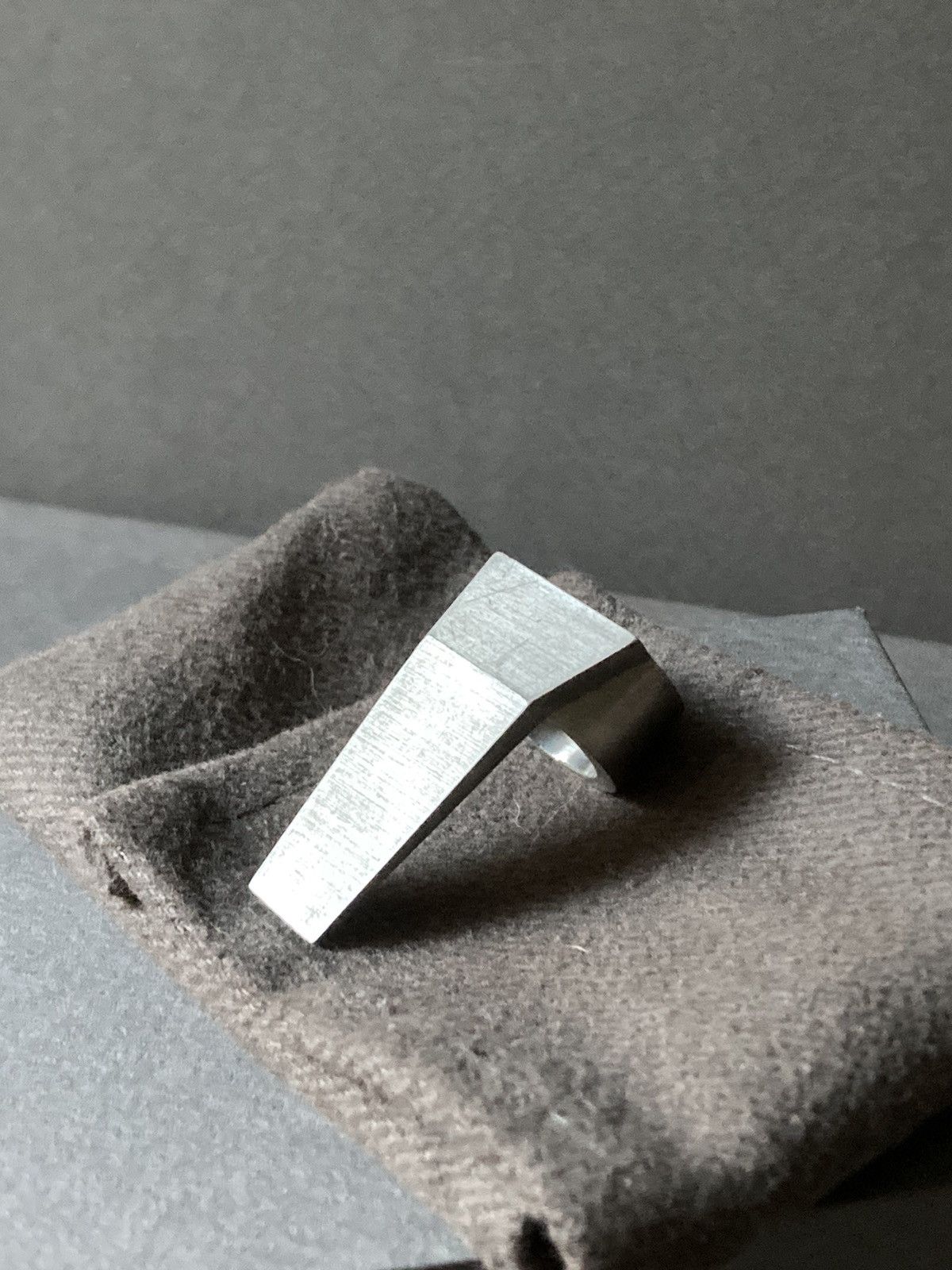 NEVER WORN/RICK OWENS TRUNK RING