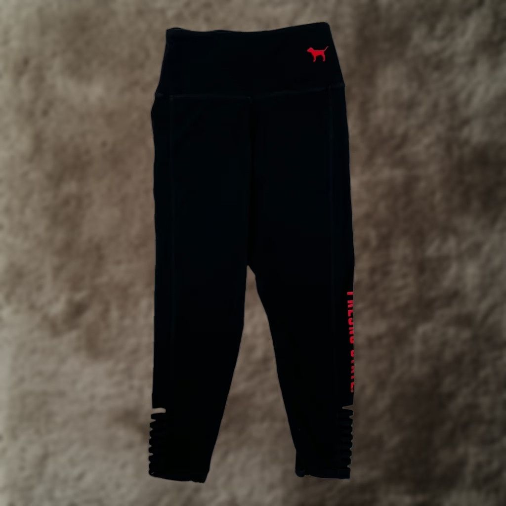 Victoria's Secret Victoria's Secret PINK Fresno State Bulldogs Black Yoga Pants Size Medium Women Capri Activewear Size 32" / US 10 / IT 46 - 1 Thumbnail