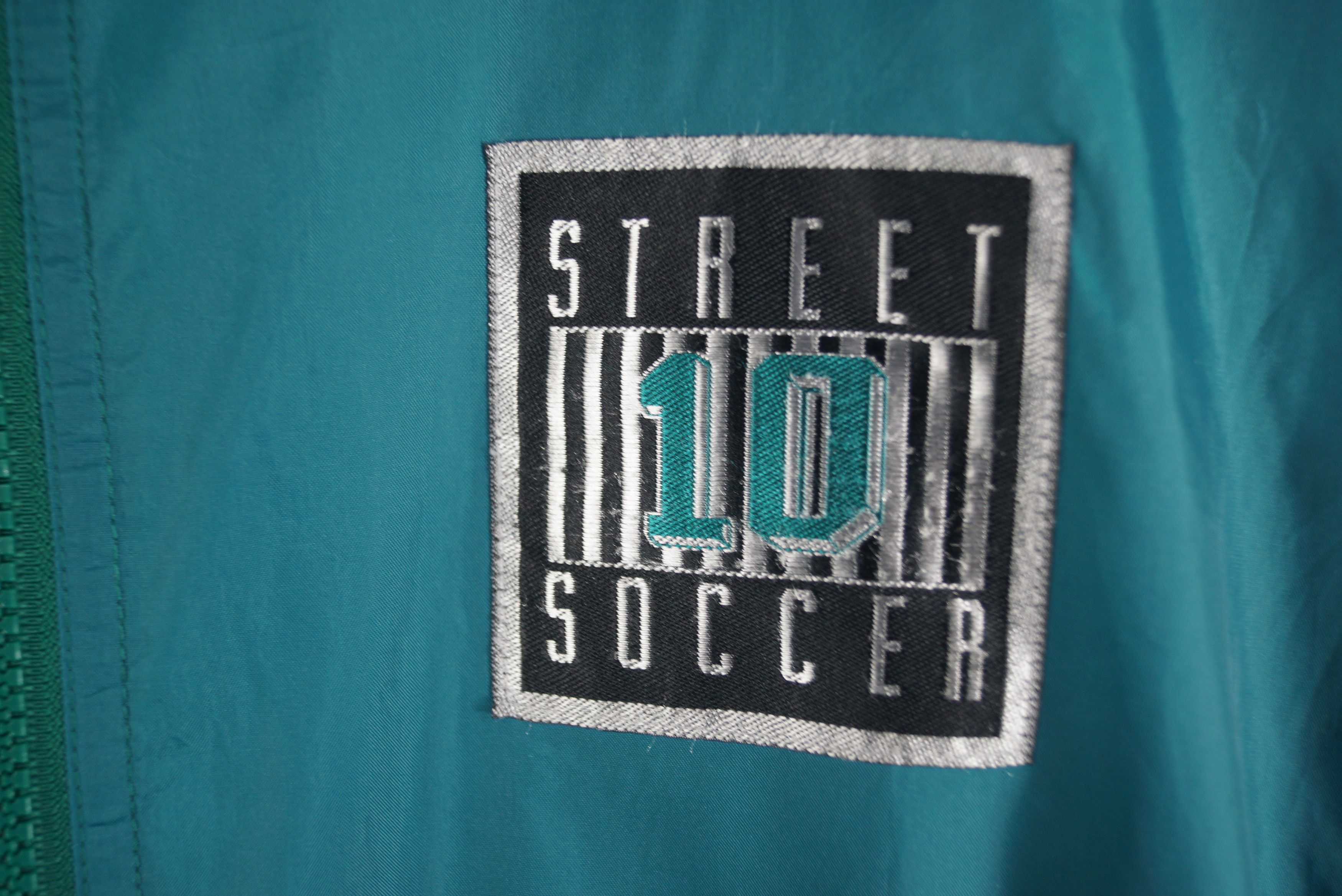 Puma × Vintage Puma Light Jacket Street Soccer Nice Design Size US XL / EU 56 / 4 - 3 Thumbnail