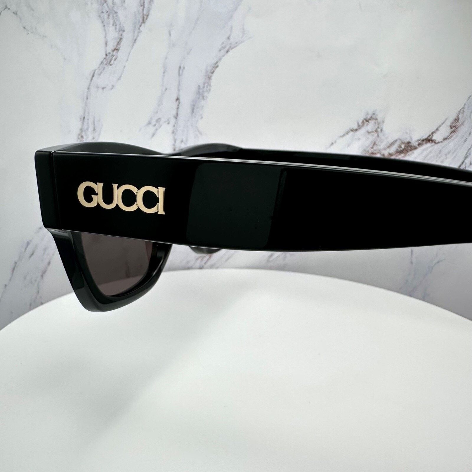 Gucci New GUCCI Sunglasses 2025 Collection Black Gold Letter Logo Size ONE SIZE - 14 Thumbnail