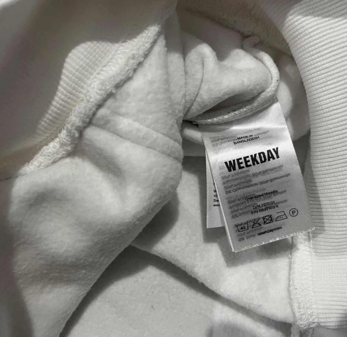 Weekday Weekday Oversized Midweight Hoodie - white (M) Size US M / EU 48-50 / 2 - 3 Thumbnail