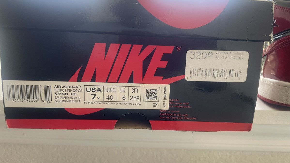 Jordan Brand Jordan 1 Patent Leather Bred Size US 7 / EU 40 - 10 Thumbnail