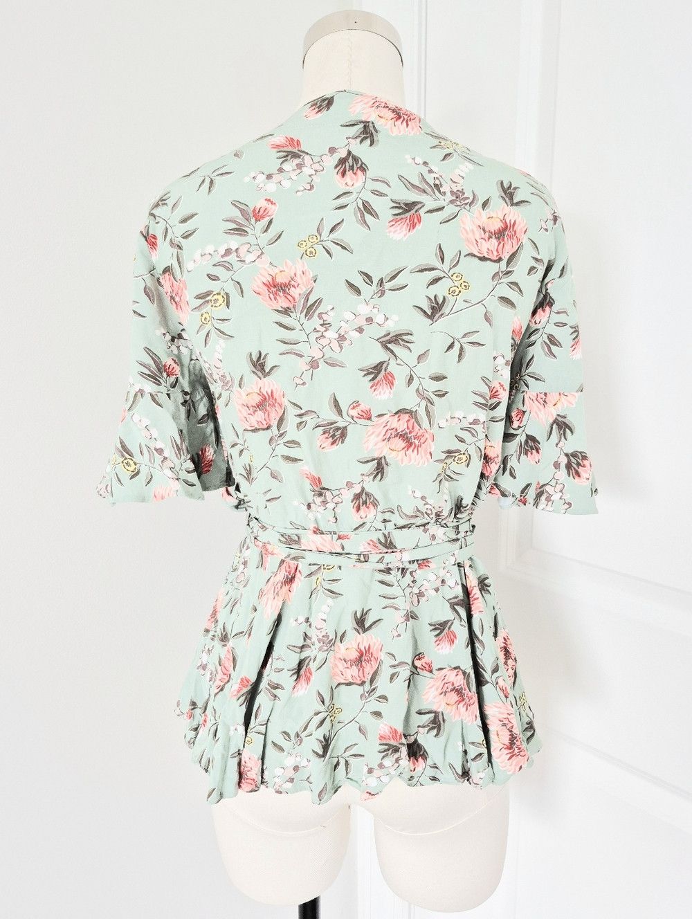 Loft Brushed Sage Floral Peplum Short Slv Wrap Top Spring Summer Size XS / US 0-2 / IT 36-38 - 7 Thumbnail