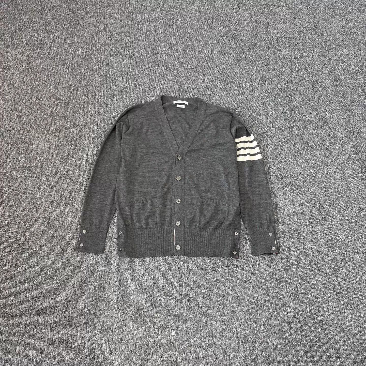 Thom Browne Thom Browne Gray 4bar Wool Vneck Cardigan 4 99 New Size US XL / EU 56 / 4 - 1 Thumbnail