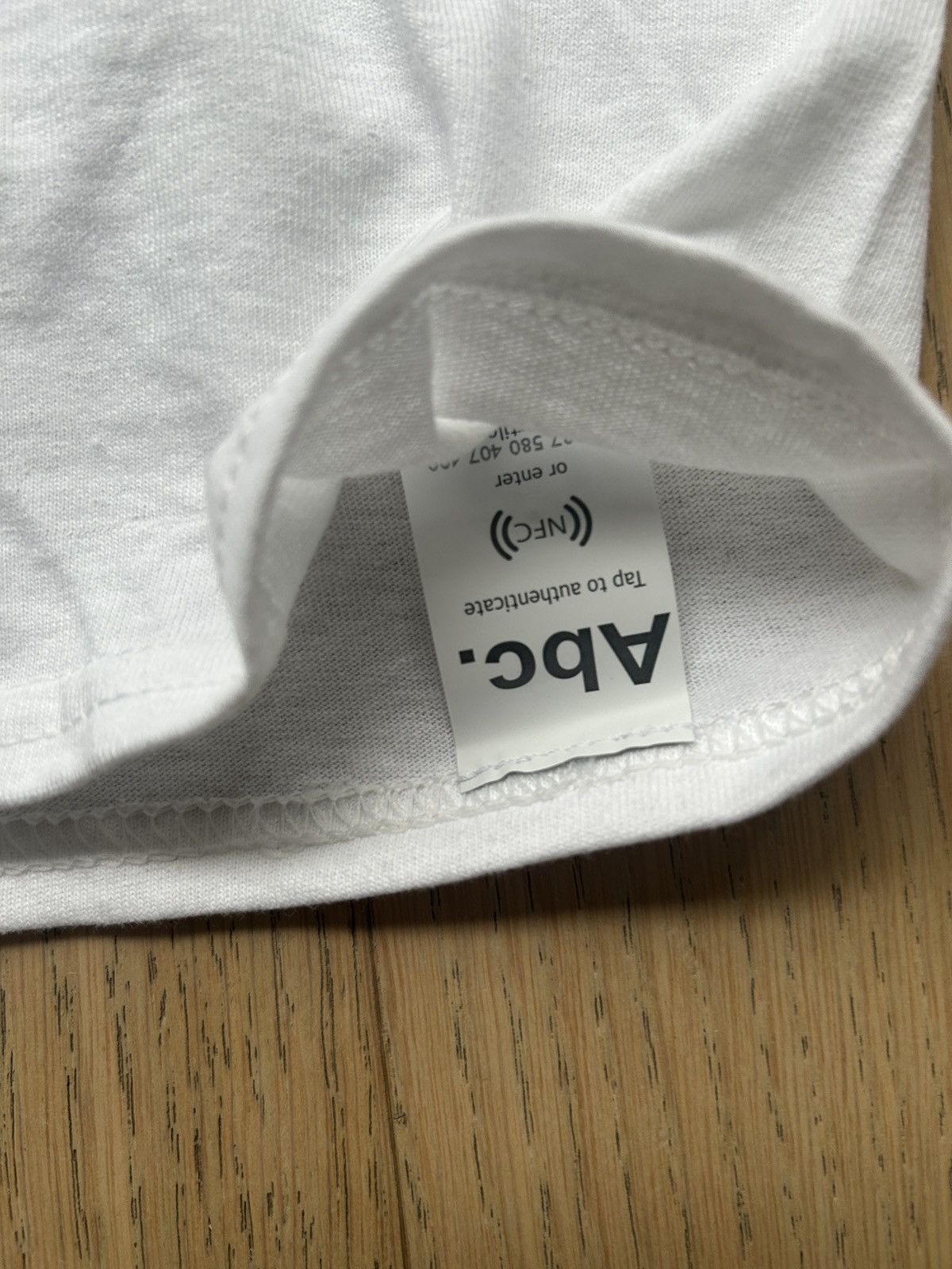 Advisory Board Crystals Advisory Board Crystals Pretty Planet, Ugly World Sample Tee Size US L / EU 52-54 / 3 - 4 Thumbnail