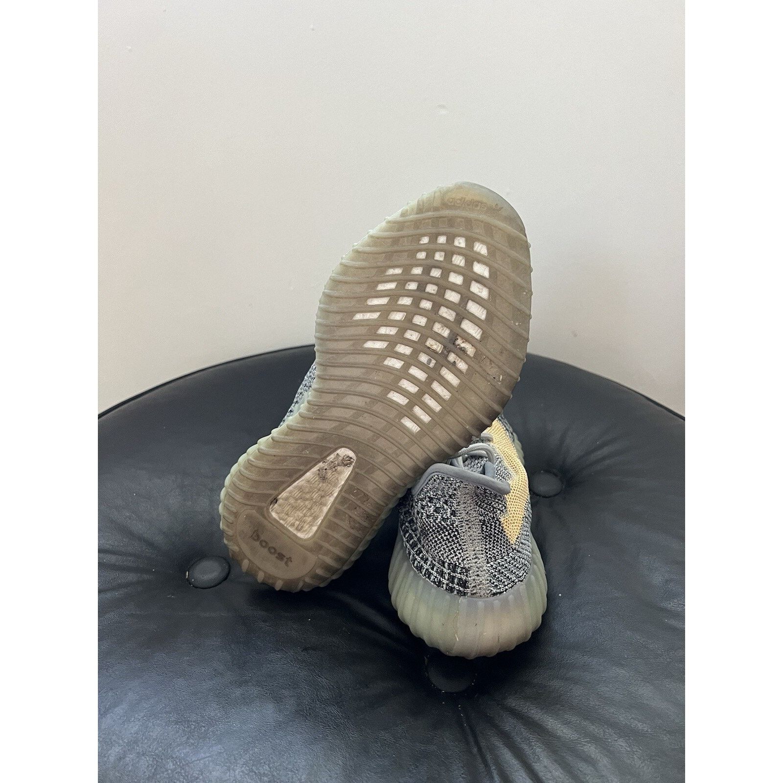 Adidas Adidas Yeezy Boost 350 V2 Ash Blue Size 7 Pre-Owned GY7657 Size US 7 / EU 40 - 8 Thumbnail