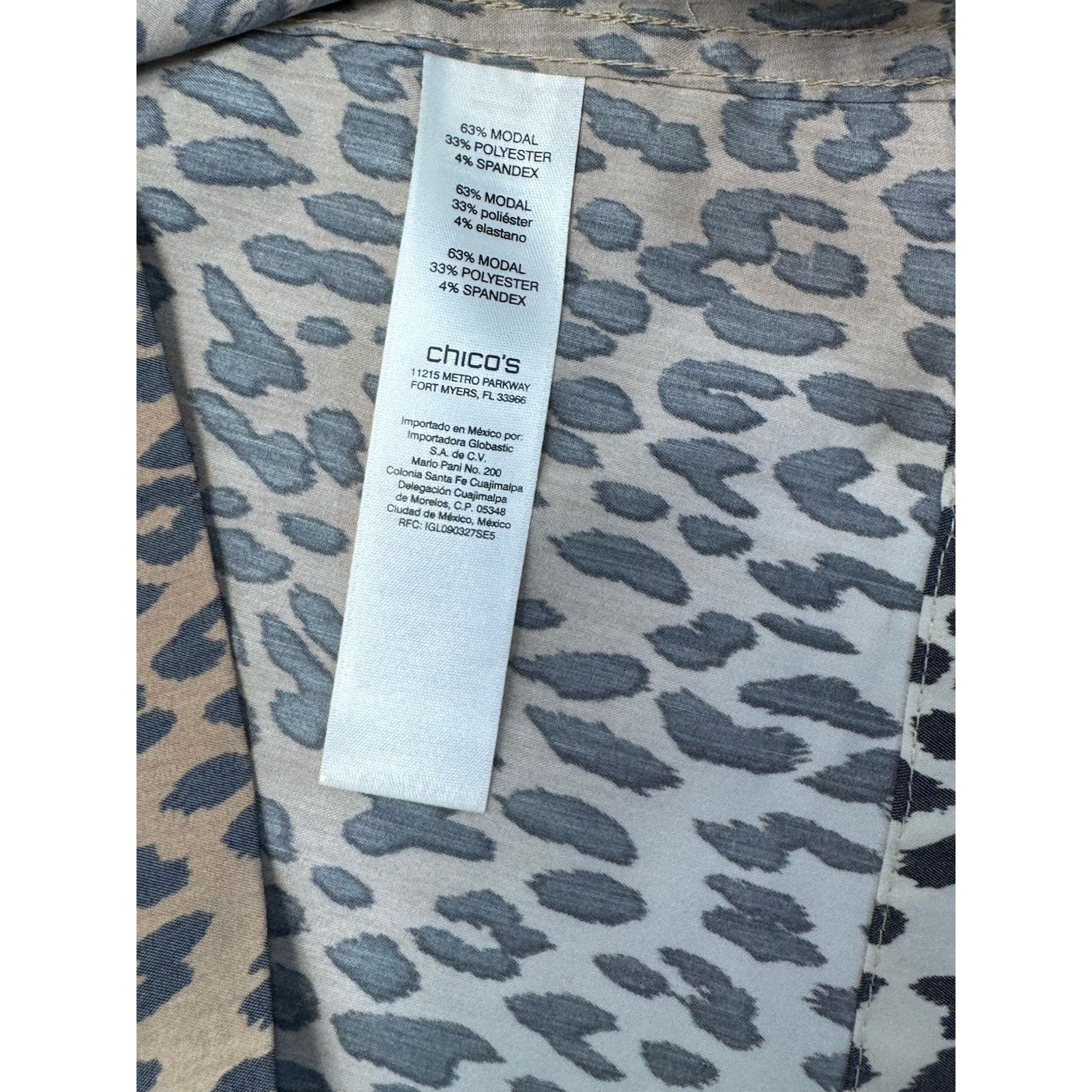Chicos Chico's Button-Down Tunic Animal Print Pockets Women’s 0 Size S / US 4 / IT 40 - 7 Thumbnail