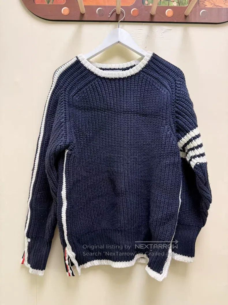 Thom Browne Thom Browne Four Stripe Sweater Navy Size US L / EU 52-54 / 3 - 1 Thumbnail