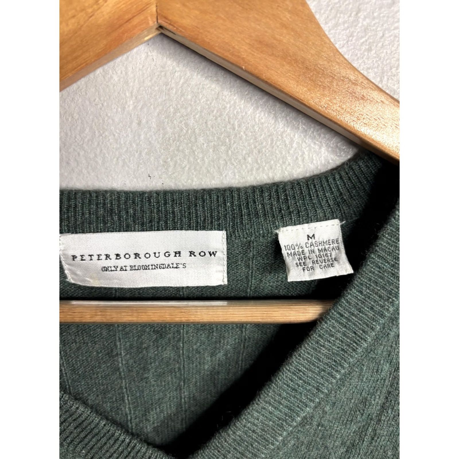 Vintage VINTAGE Peterborough Row Mens Cashmere V-Neck Pullover Knit Green Sweater M Regular Long Sleeve Knit Solid 100% Cashmere Fall Winter Business Casual Size US M / EU 48-50 / 2 - 3 Thumbnail
