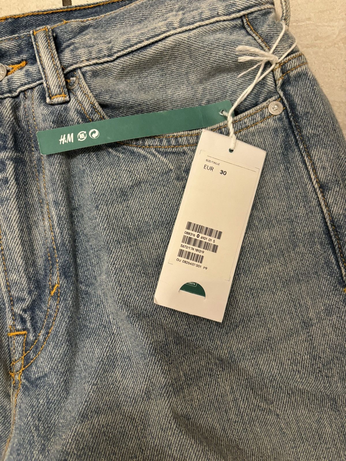 H&M × Vintage Relaxed Tapered Lightwash Jeans Size US 30 / EU 46 - 2 Thumbnail