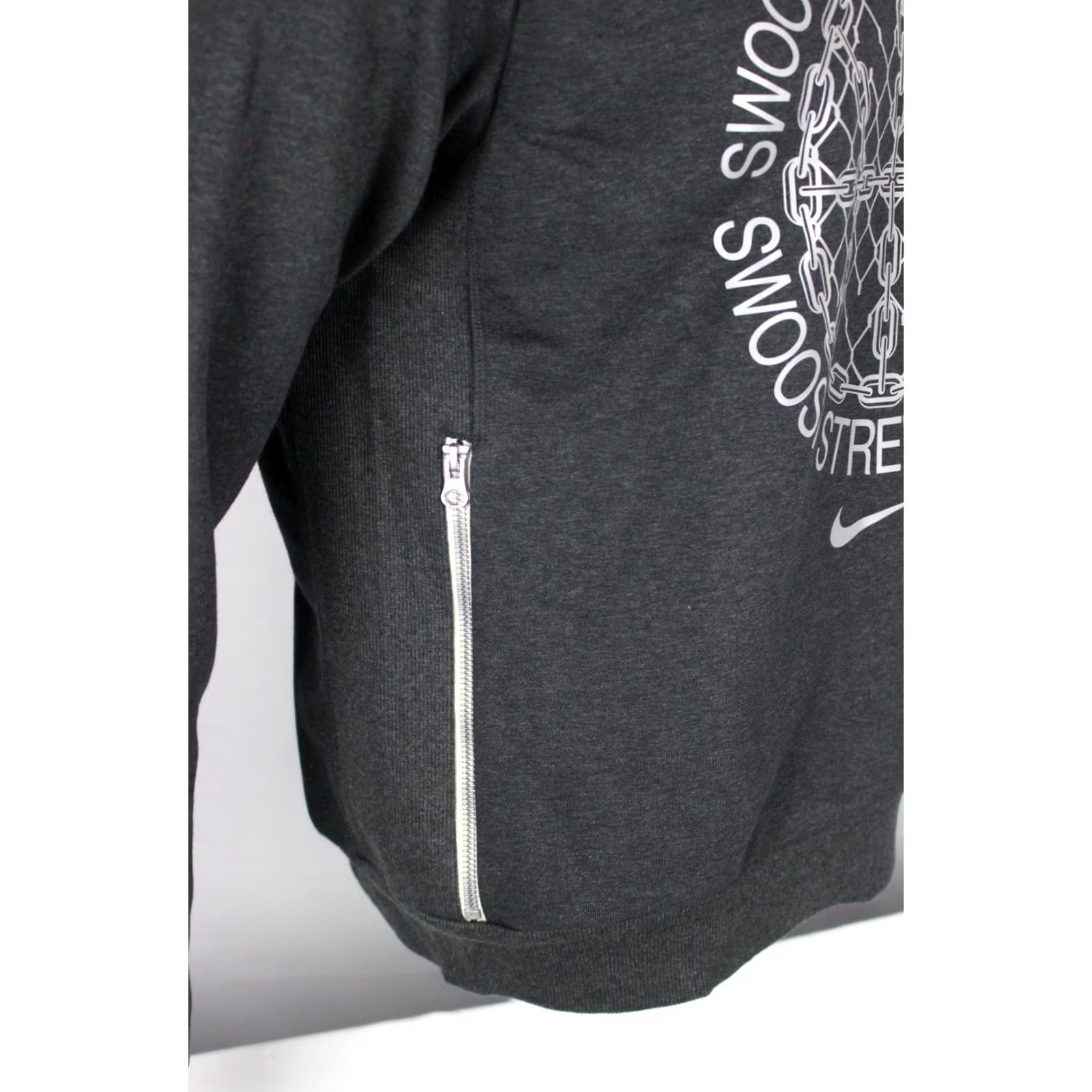 Nike Nike Standard Issue Men's Dri-FIT Basketball Crew Neck Sweatshirt M Medium Black Graphic Print 90s Sports Pullover with Pockets Women/Men? Size US M / EU 48-50 / 2 - 4 Thumbnail