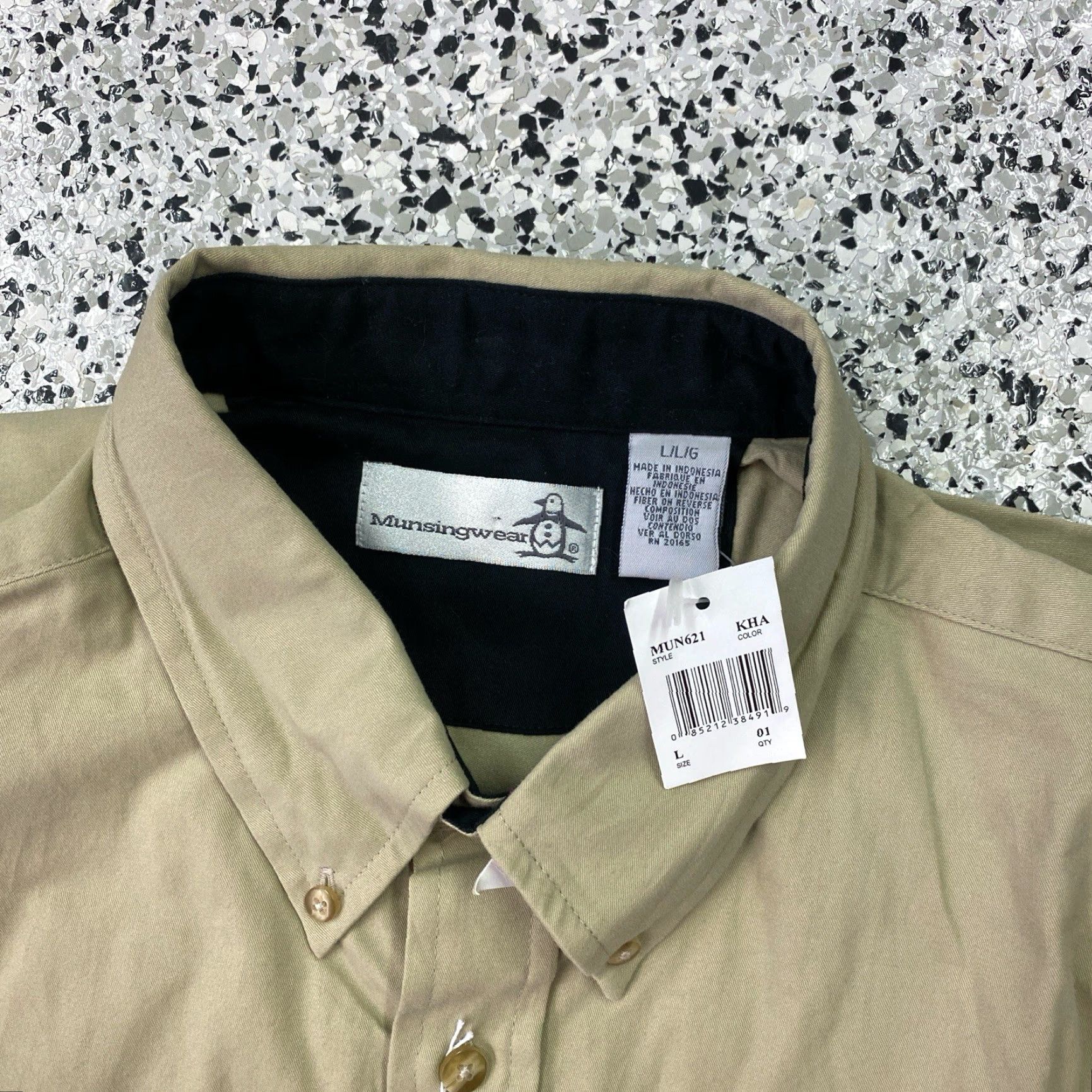 Vintage VINTAGE Hershey's Racing NASCAR Promotional Tan Long Sleeve Shirt Large NWT MunsingWear Men Button-Up Size US L / EU 52-54 / 3 - 2 Thumbnail