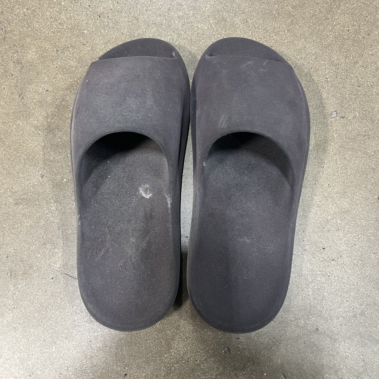 yeezy sandals price