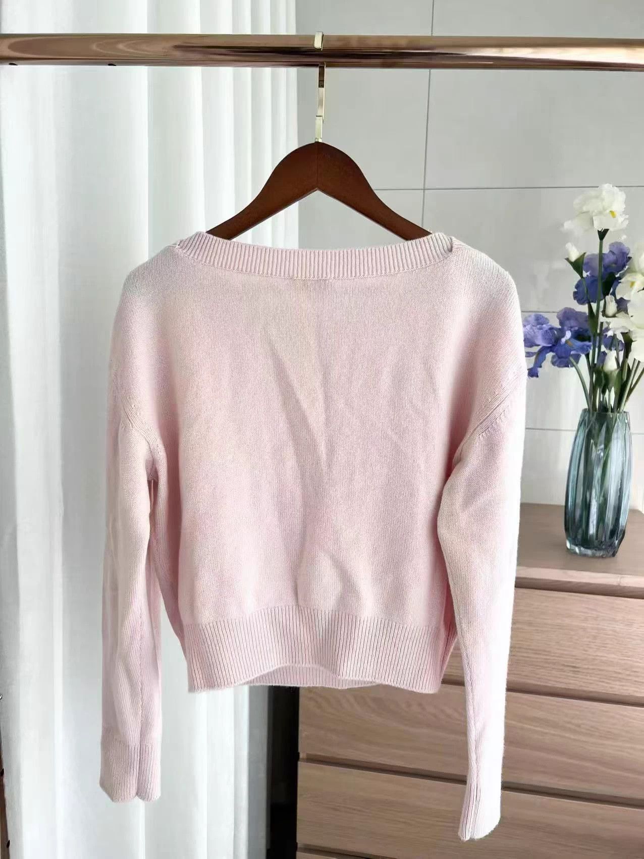 Chanel Chanel Women's Pearl Pink Knit Sweater Size 38 Size S / US 4 / IT 40 - 2 Thumbnail