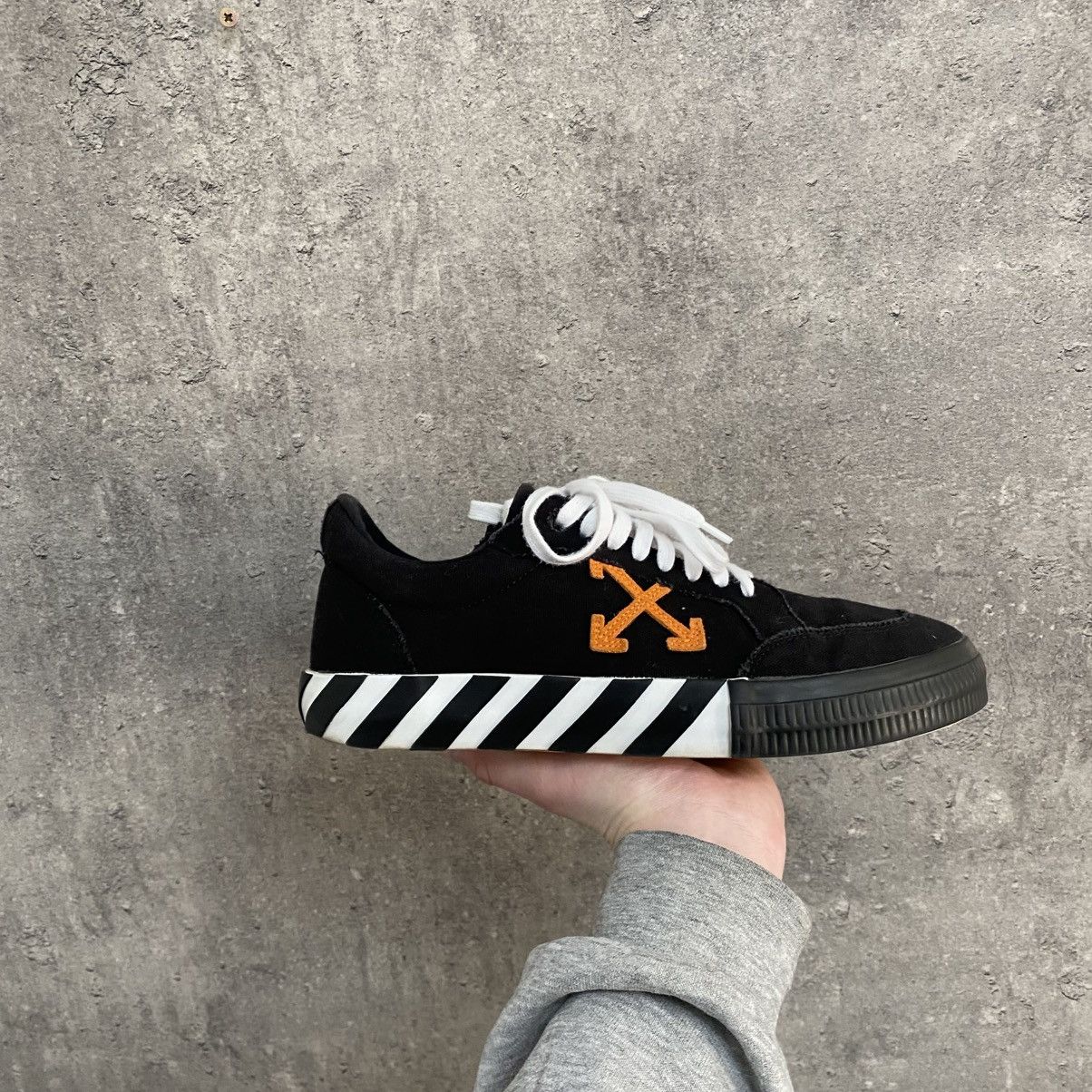 Off-White Off-White Vulcanized Low Sneakers Black Arrow Shoes Size US 10 / EU 43 - 3 Thumbnail