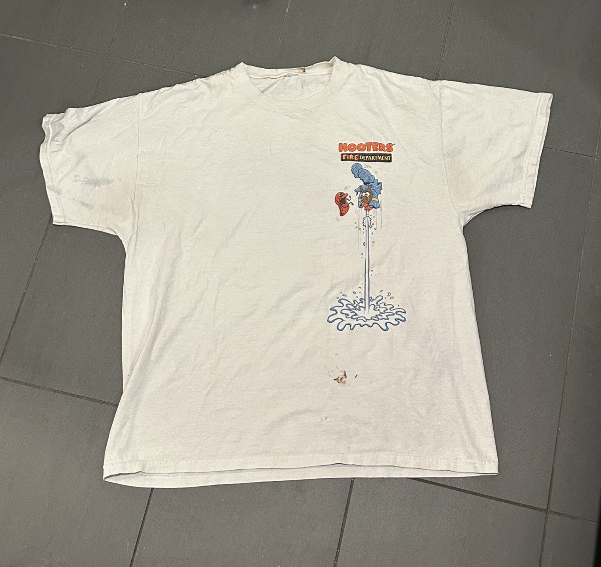 Other Trashed vintage hooters graphic tee Size US XL / EU 56 / 4 - 3 Thumbnail