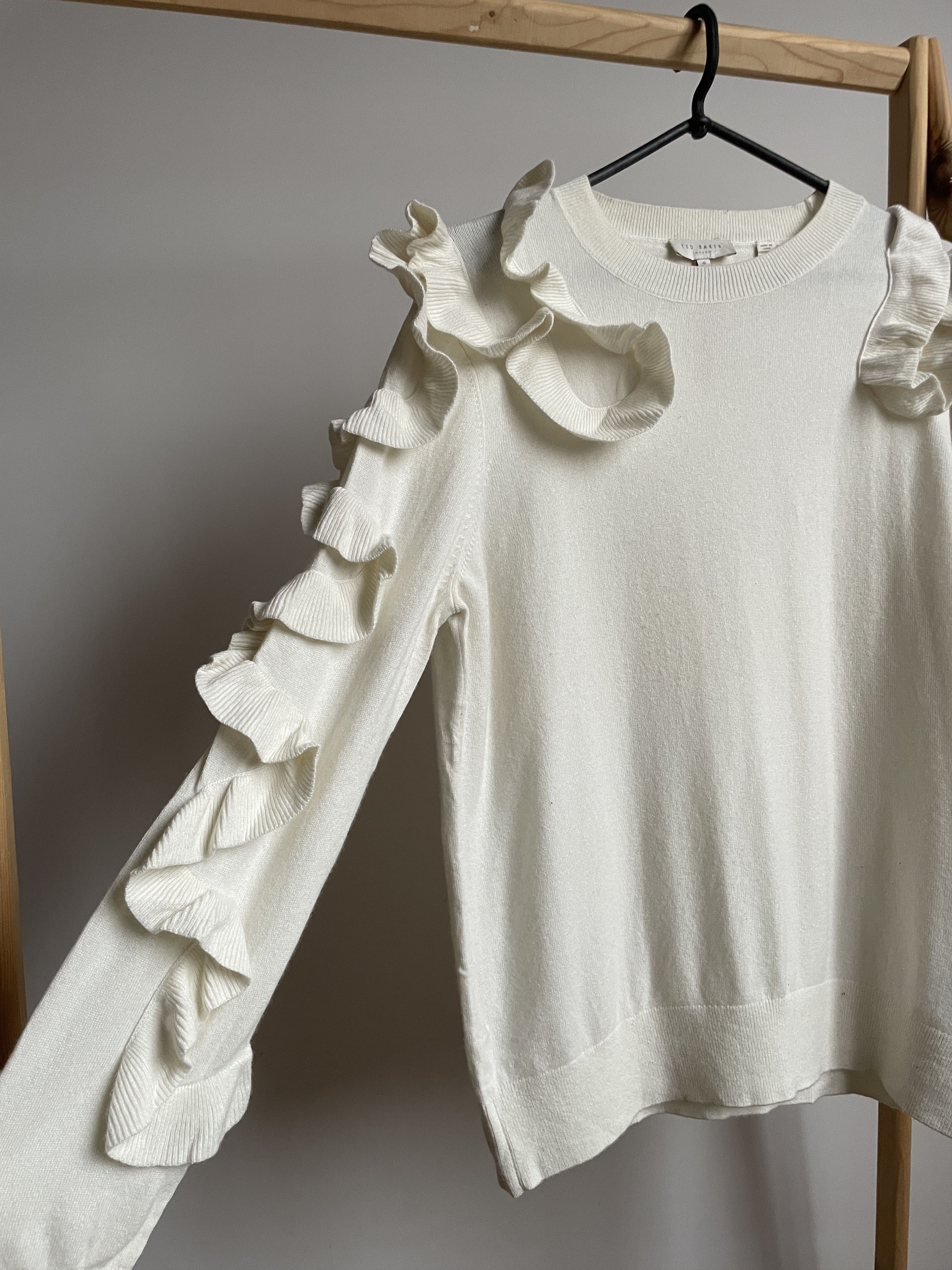 Ted Baker Ted Baker Celebrating 30 Years Ruffle Wool Blend Sweater Size L / US 10 / IT 46 - 6 Thumbnail