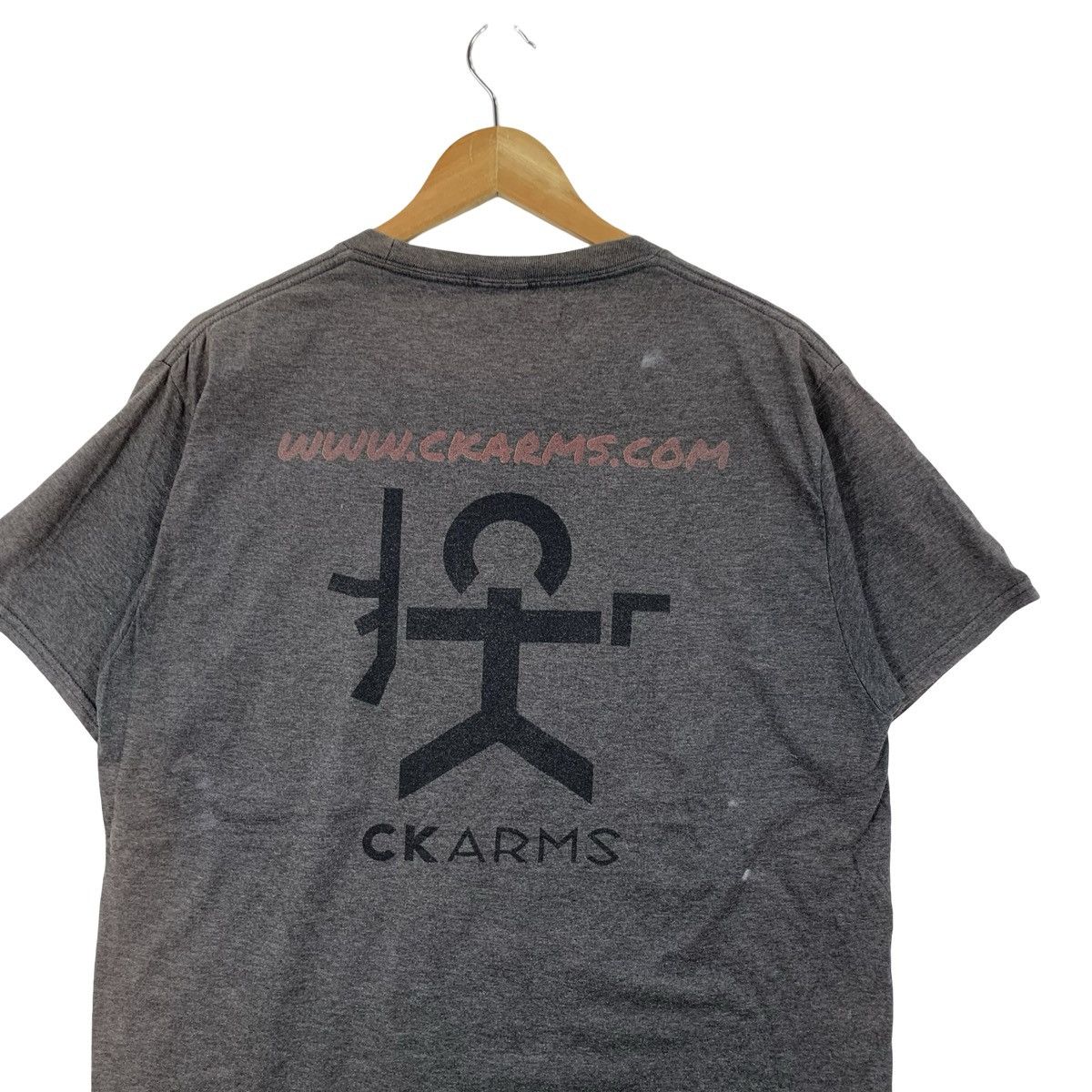 Vintage Vintage Y2K CK ARMS CAMILLA Promo Ads Illustration Tee Size US L / EU 52-54 / 3 - 7 Thumbnail