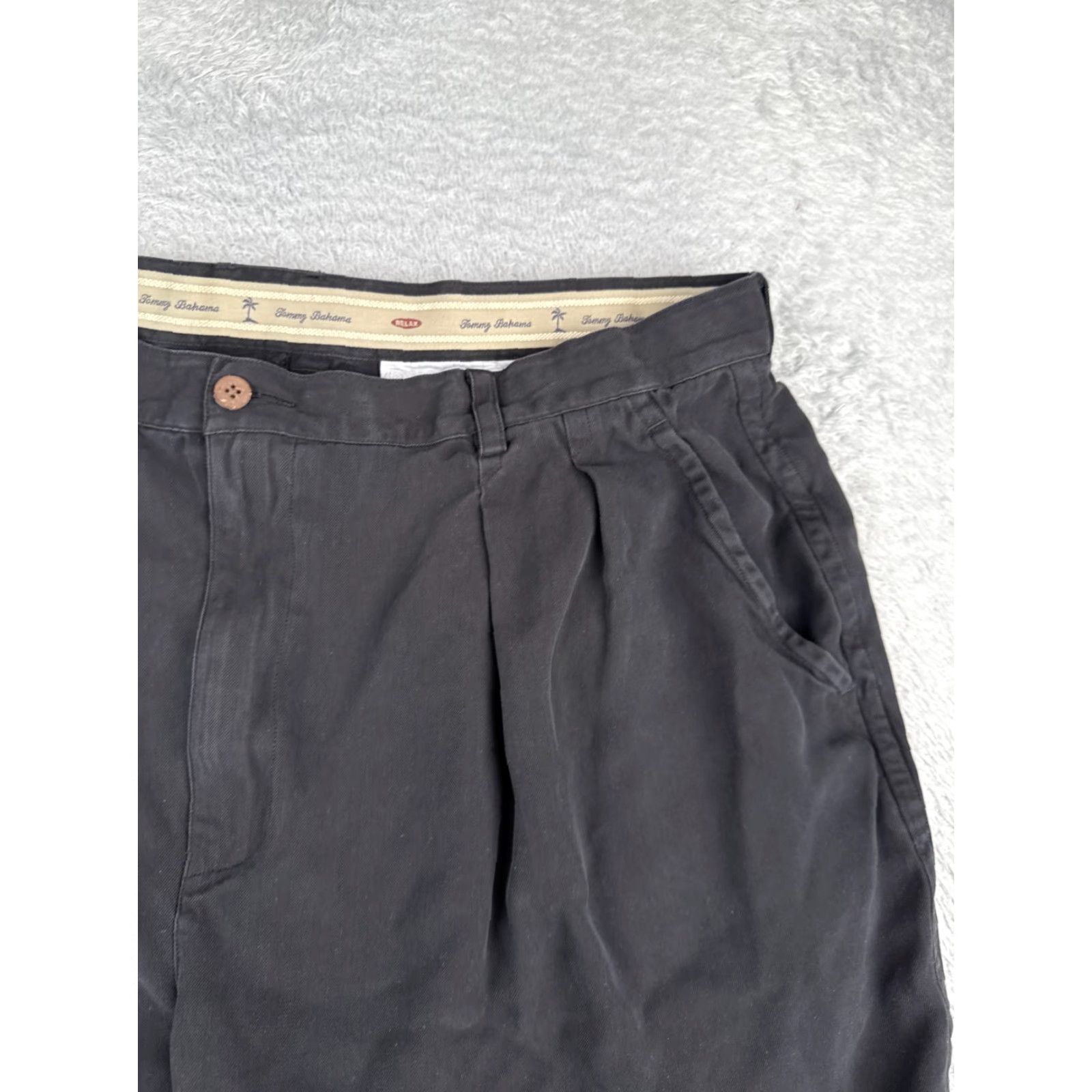 Tommy Bahama Tommy Bahama Shorts Mens Bermuda 42 Black Silk Pleated Beach Vacation 42x9 Size US 42 / EU 58 - 5 Thumbnail