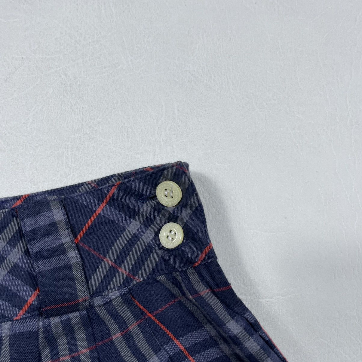 Burberry BURBERRY BLUE PLAID SHORT Size 27" / US 4 / IT 40 - 5 Thumbnail