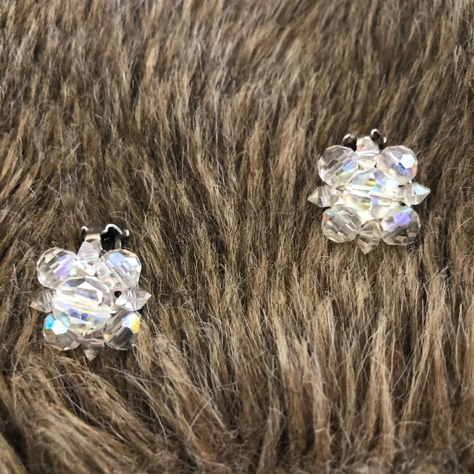 Vintage Vintage 60s aurora borealis bead cluster earrings Size ONE SIZE - 1 Thumbnail