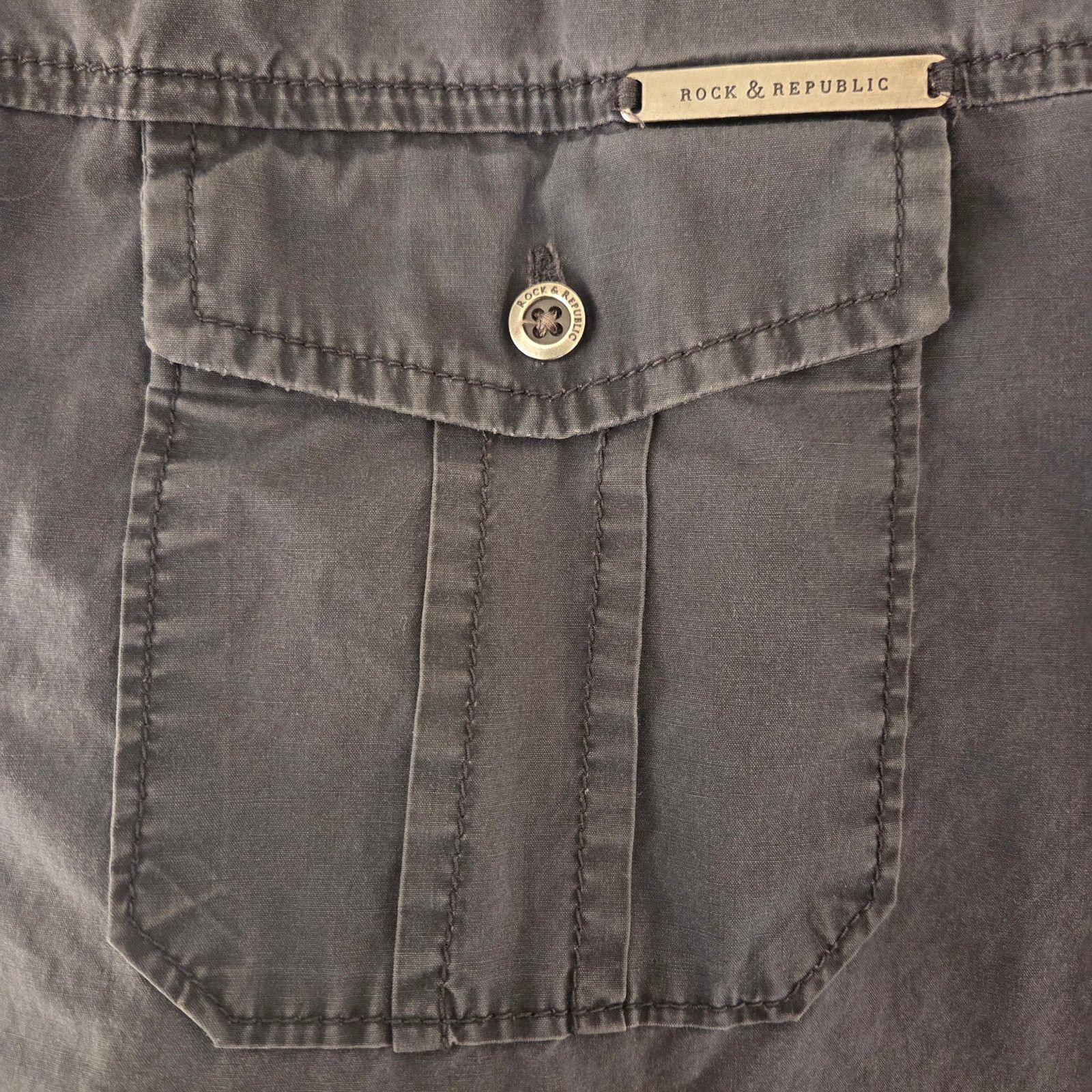 Rock & Republic Rock & Republic Grey Short Sleeve Button-Up Shirt Size US M / EU 48-50 / 2 - 3 Thumbnail