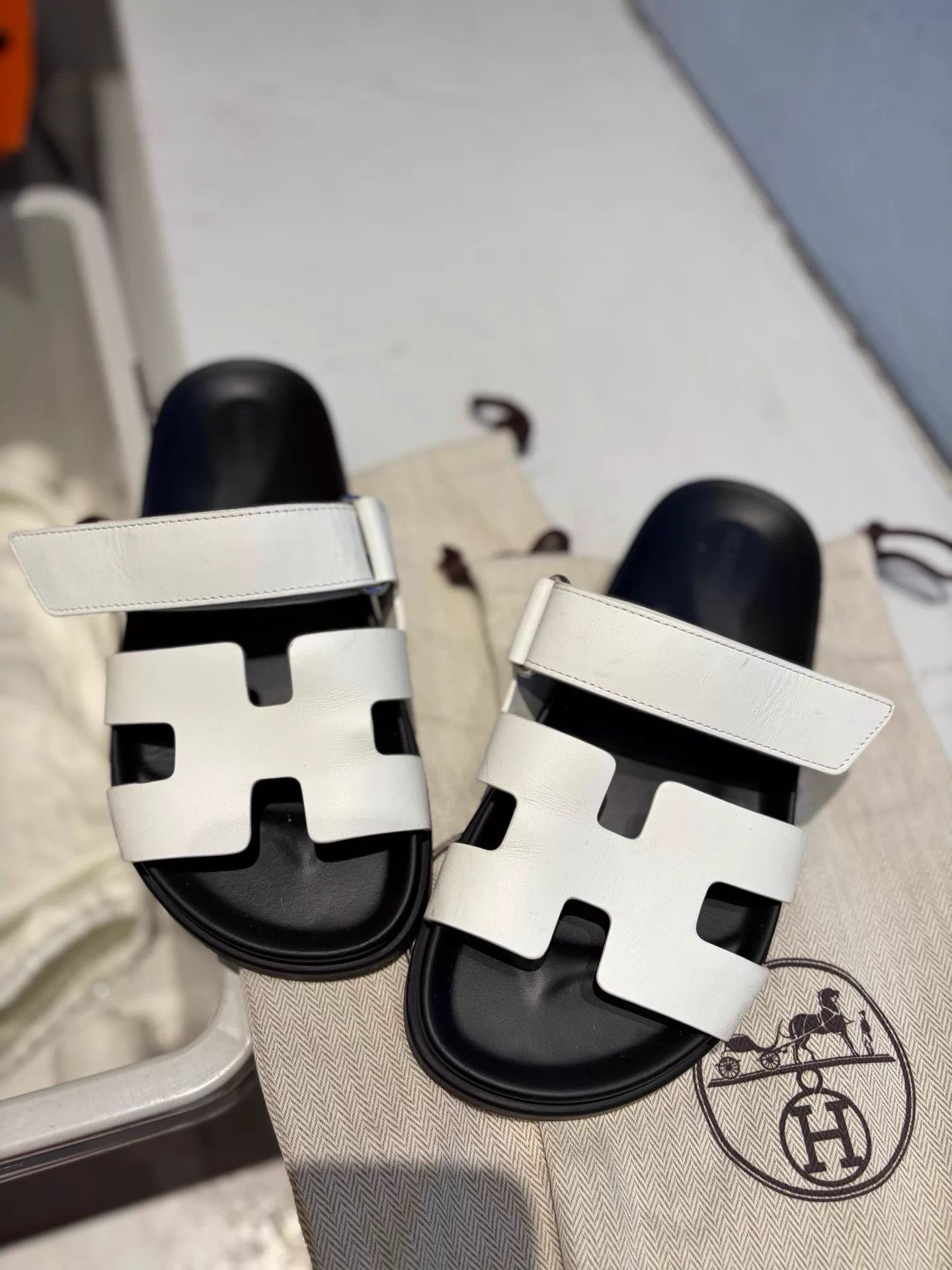 Hermes Hermes White Uncle Slides 98 New 37 w/ Dust Bag Size US 6.5 / IT 36.5 - 3 Thumbnail