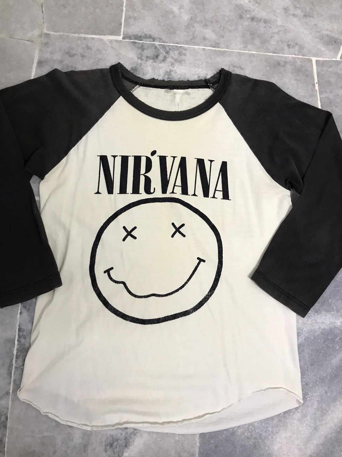 Band Tees × Vintage Vintage Nirvana Nevermind destress 3Q band Tee Shirt Size US S / EU 44-46 / 1 - 10 Thumbnail