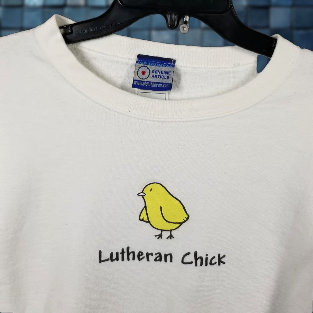 Vintage Lutheran Chick Sweatshirt 2XL White Crewneck Graphic Jesus Christian Pullover Size US XXL / EU 58 / 5 - 1 Thumbnail