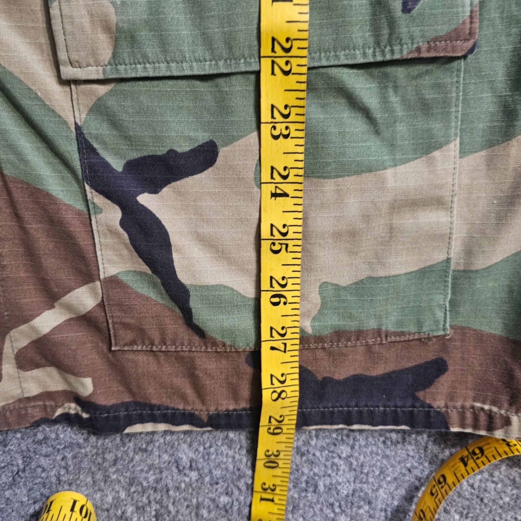 Vintage US Military Issued Shirt Men Medium Green Woodland Camo Combat Field Jacket Shirt Jacket Mens M Green Camouflage Military Jacket May Not be Accurate Size US M / EU 48-50 / 2 - 7 Thumbnail