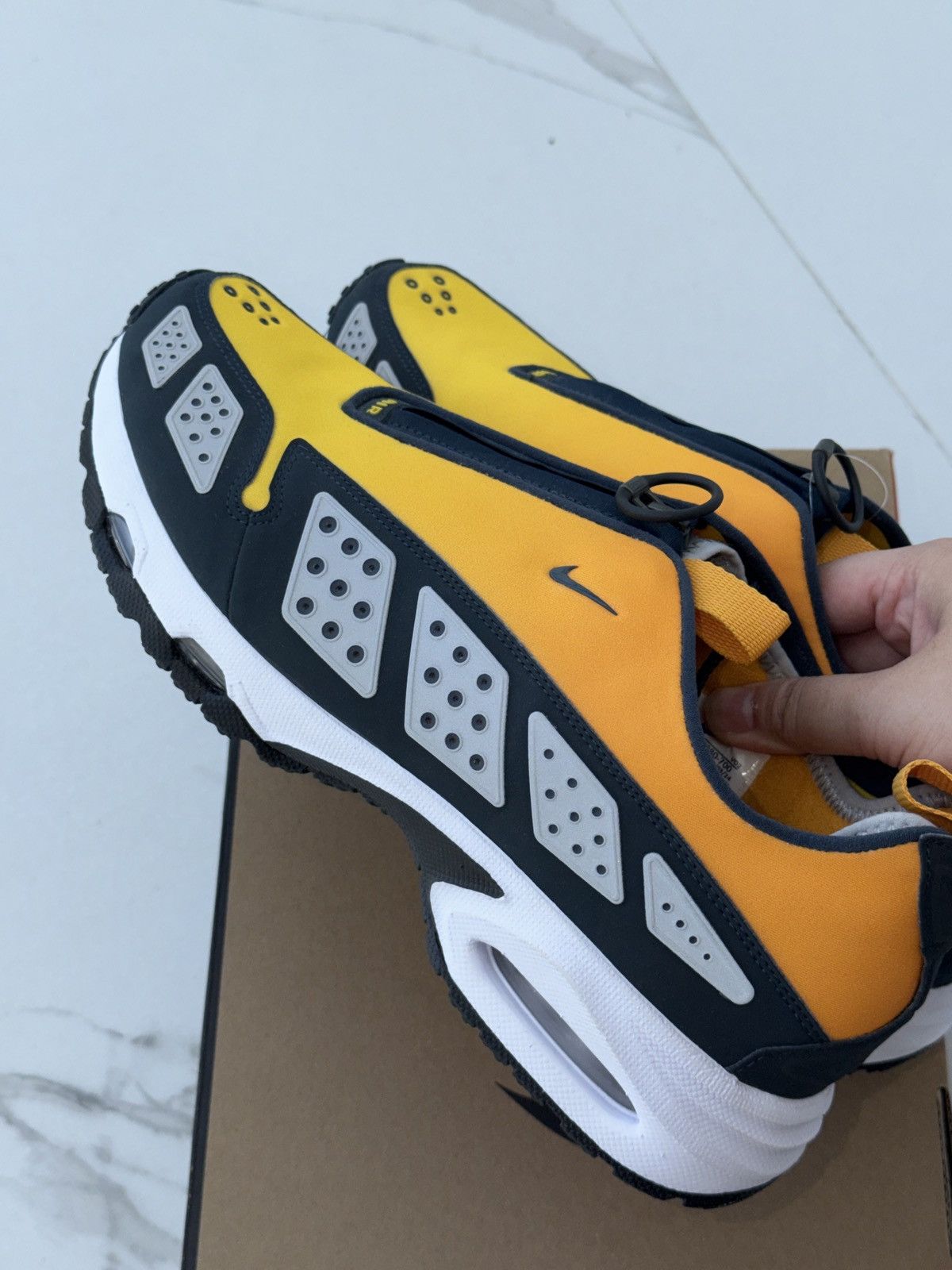 Nike Nike Air Max SNDR Shoes Size US 9 / EU 42 - 2 Thumbnail