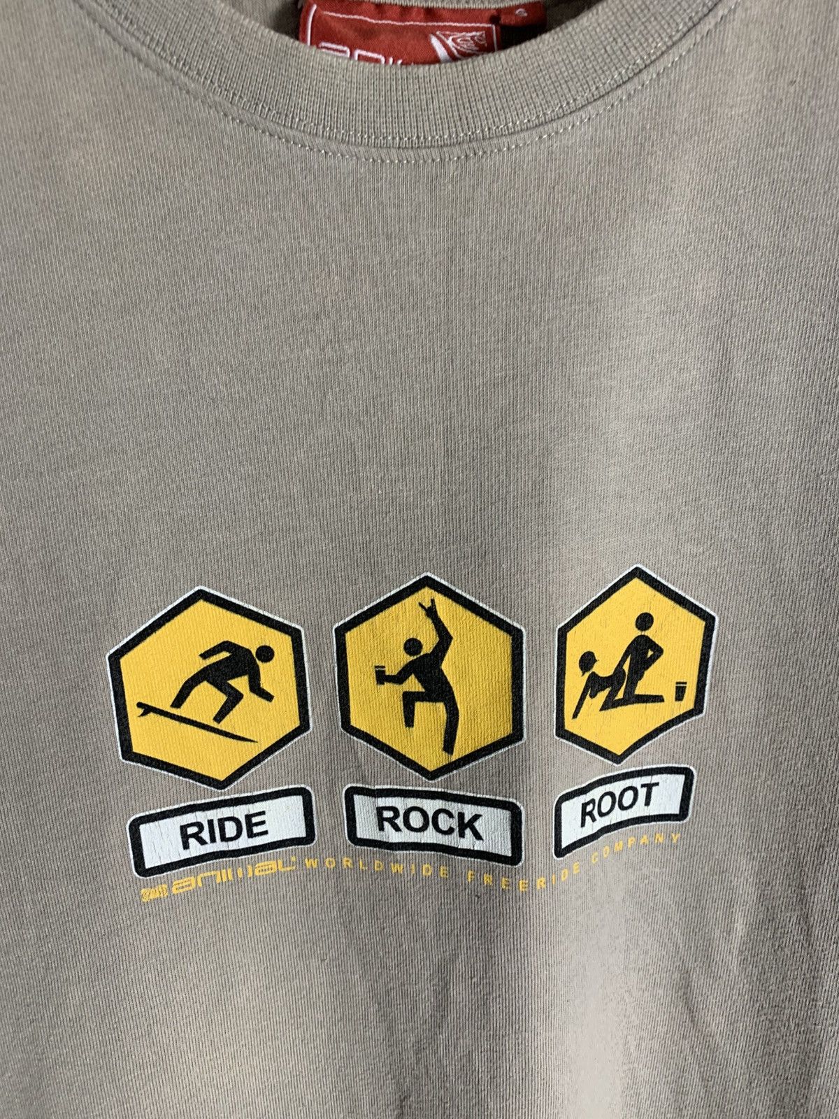 Cartoon Network VINTAGE ANIMAL SKI SEX ROCK HUMOR RETRO T-SHIRT Y2K SK8 90s Size US S / EU 44-46 / 1 - 3 Thumbnail