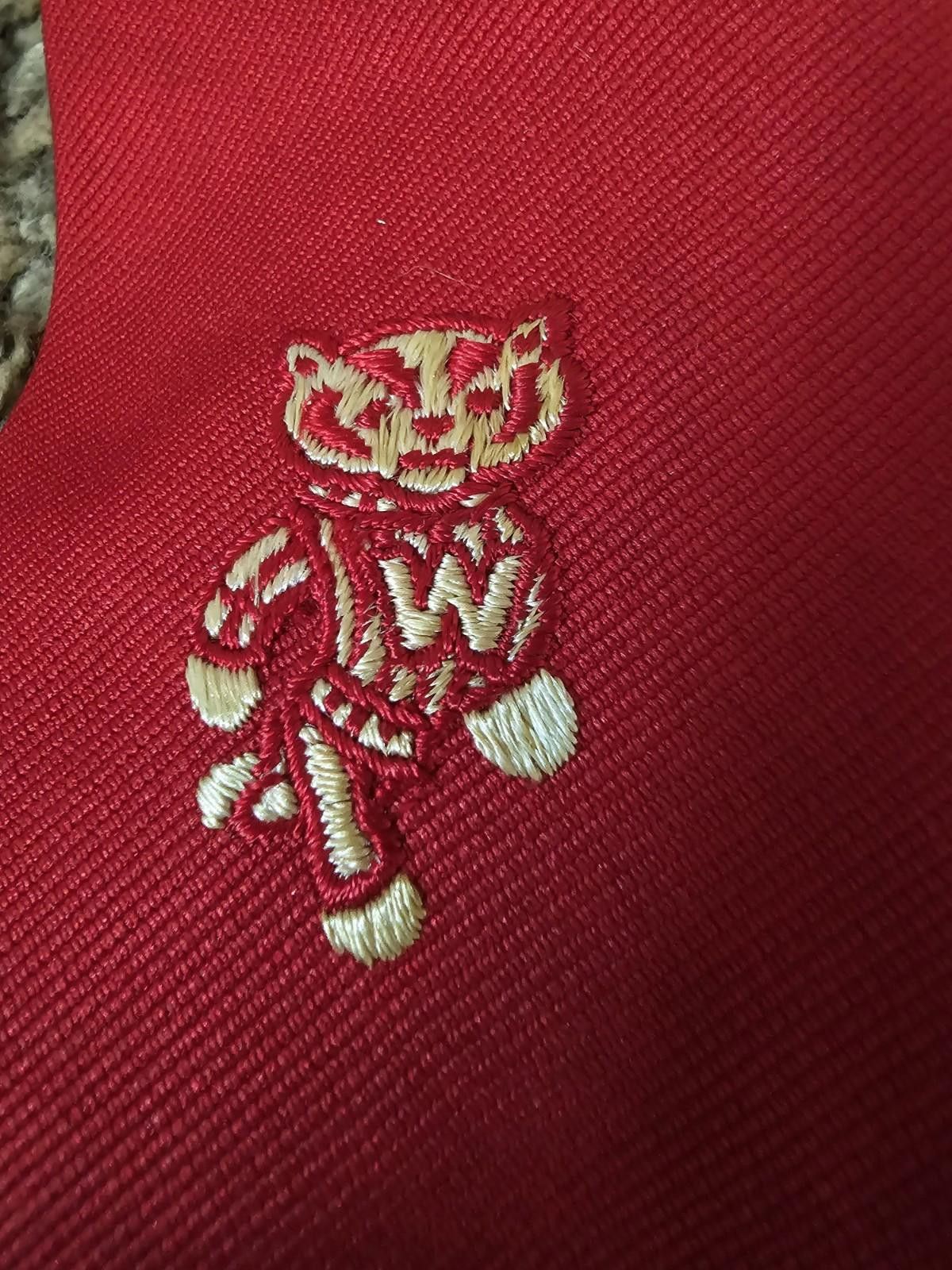 Designer chapmans red Embroidered UW WI bucky badgers necktie vintage Size ONE SIZE - 2 Thumbnail