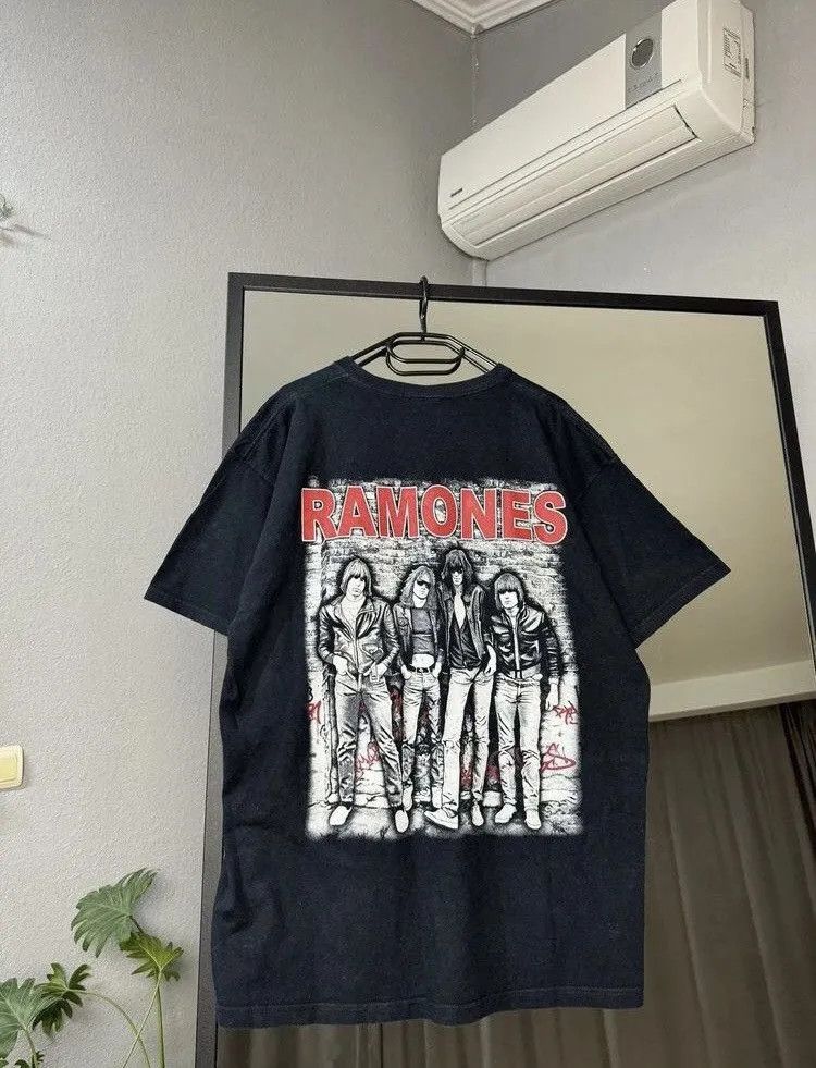 Band Tees × Vintage Ramones Vintage Tee Anthology Punk Rock Band Tee Ghotic Size US XL / EU 56 / 4 - 1 Thumbnail