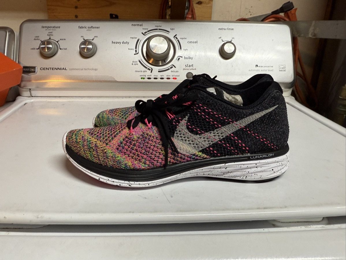 Nike Nike Flyknit Lunar 3 Pink Womens 10 Size US 10 / IT 40 - 2 Thumbnail