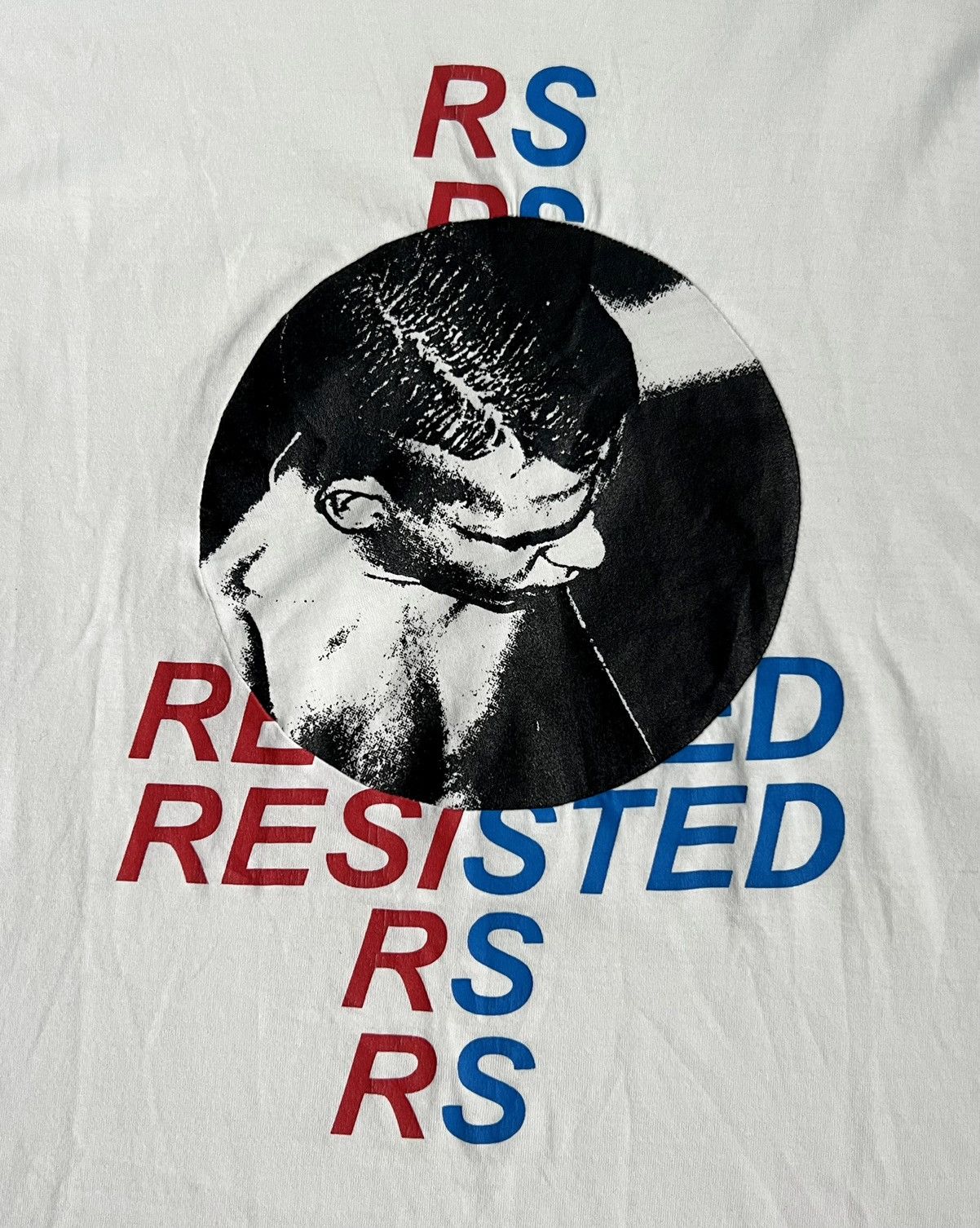 Raf Simons SS2003 Raf Simons Consumed Resisted White Patch Runway Tee Size US L / EU 52-54 / 3 - 2 Thumbnail