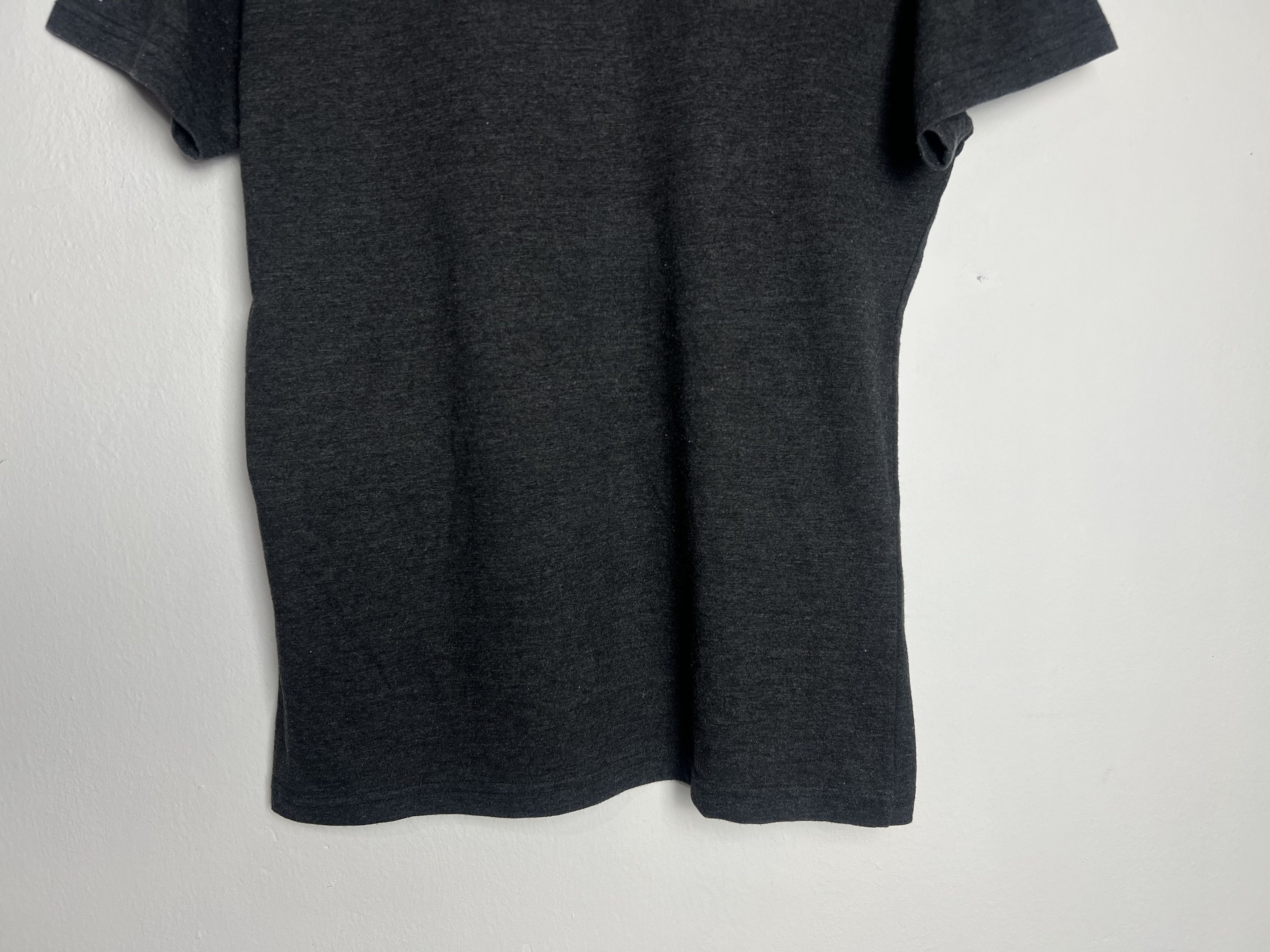 Undefeated Undefeated V Neck T Shirt Size US S / EU 44-46 / 1 - 9 Thumbnail