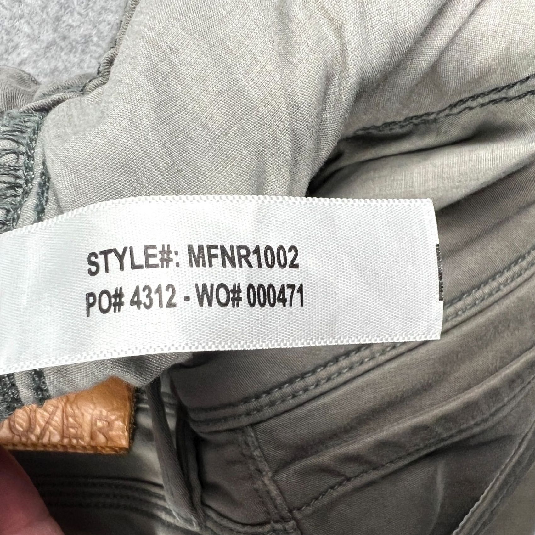 DUER DU/ER N2X No Sweat Relaxed Taper Pants Stretch 32x30 Mens Grey Chino DUER Size US 32 / EU 48 - 5 Thumbnail