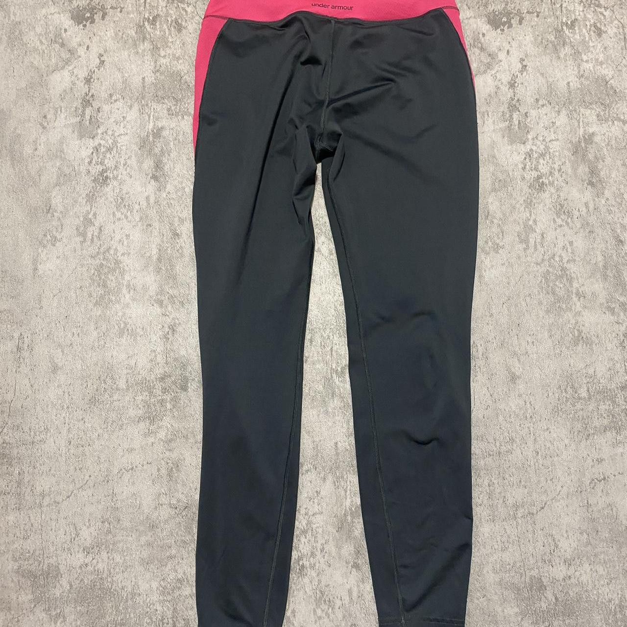 Under Armour Black and pinkUnder Armour leggings with a small Size US M / EU 48-50 / 2 - 3 Thumbnail