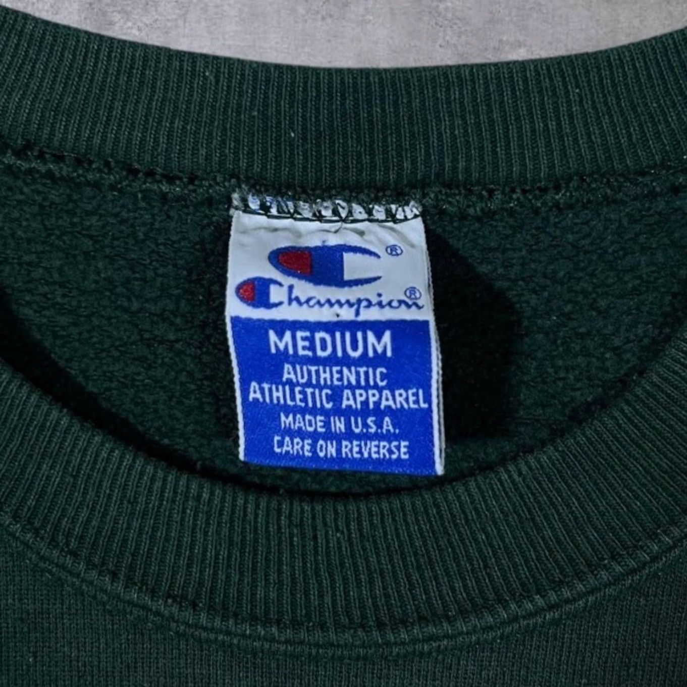 Champion VINTAGE Champion University North Dakota Made In USA College Sweatshirt Men M Green Crewneck Pullover Shirt Graphic 90s Mens Size US M / EU 48-50 / 2 - 3 Thumbnail