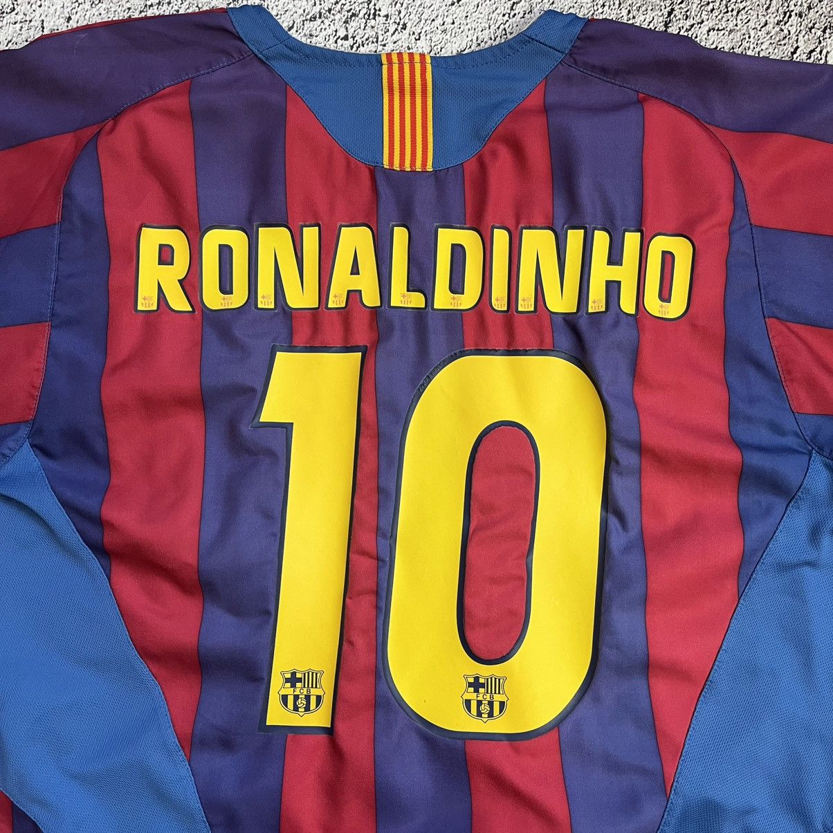 Nike Barcelona 2005/2006 Ronaldinho Home Football Shirt Size US XL / EU 56 / 4 - 7 Thumbnail