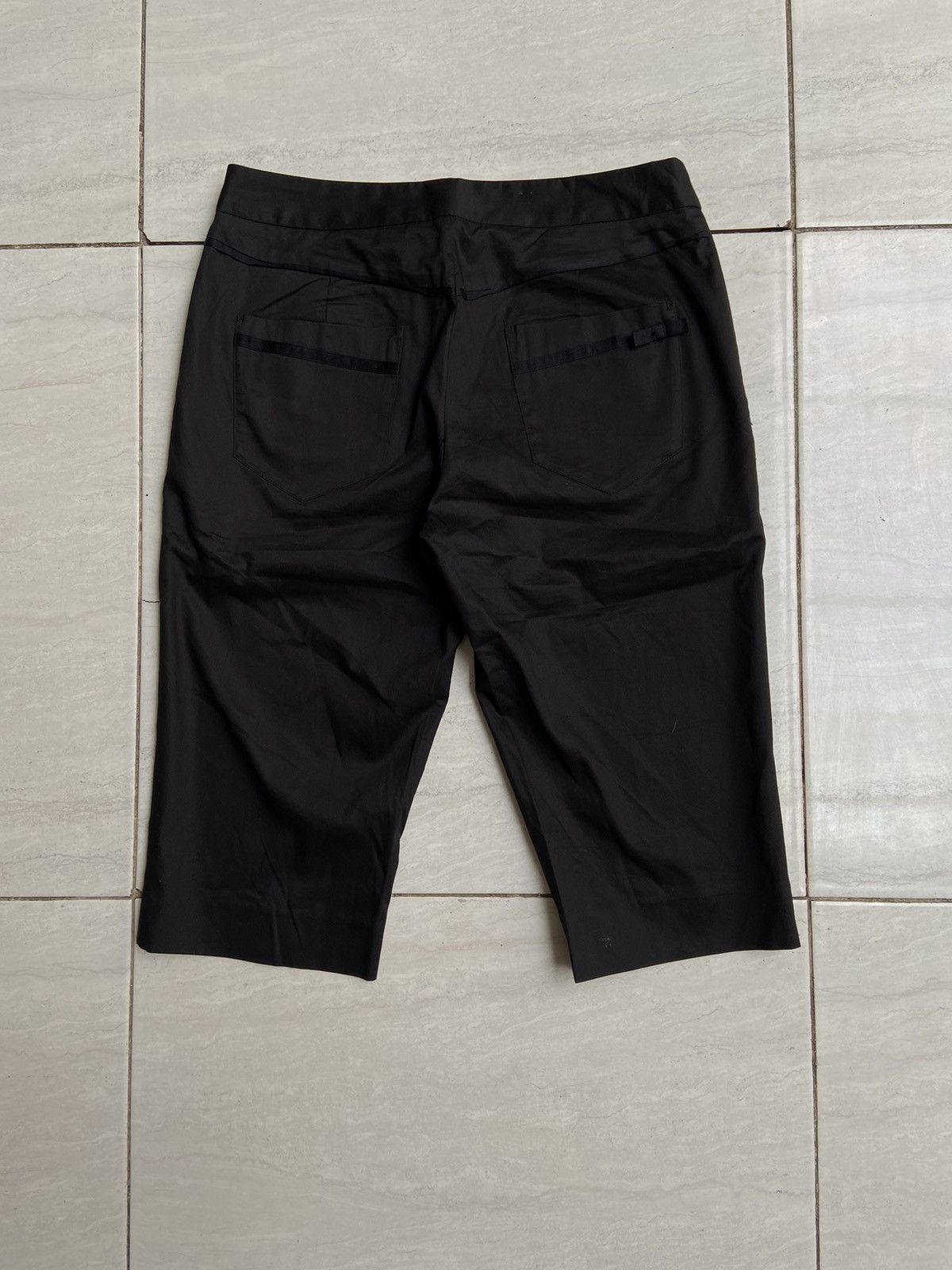 Issey Miyake 24 ISSEY MIYAKE Black Shorts Size US 27 - 12 Thumbnail