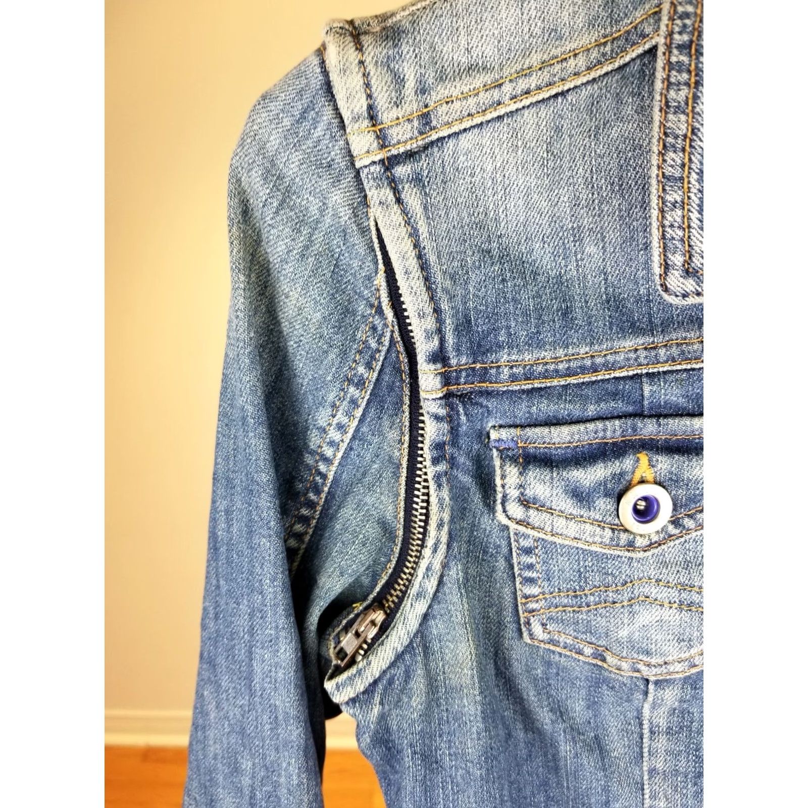 Vintage ARMANI Jeans Denim Jacket Womens 4 Jacket Blue Camouflage Cotton Lined 15 17 25 Cross Shoulder Chest Shoulder to Cuff Features Straps" Size 27" / US 4 / IT 40 - 4 Thumbnail
