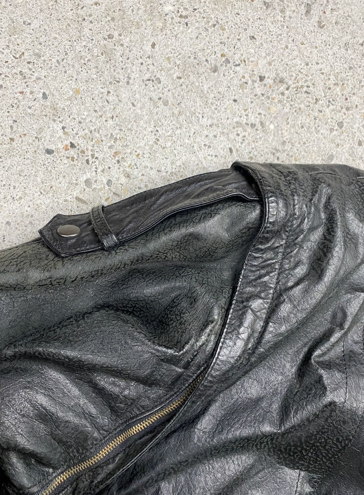 Japanese Brand Vintage black bomber leather jacket japan assimetrical Size US L / EU 52-54 / 3 - 9 Thumbnail