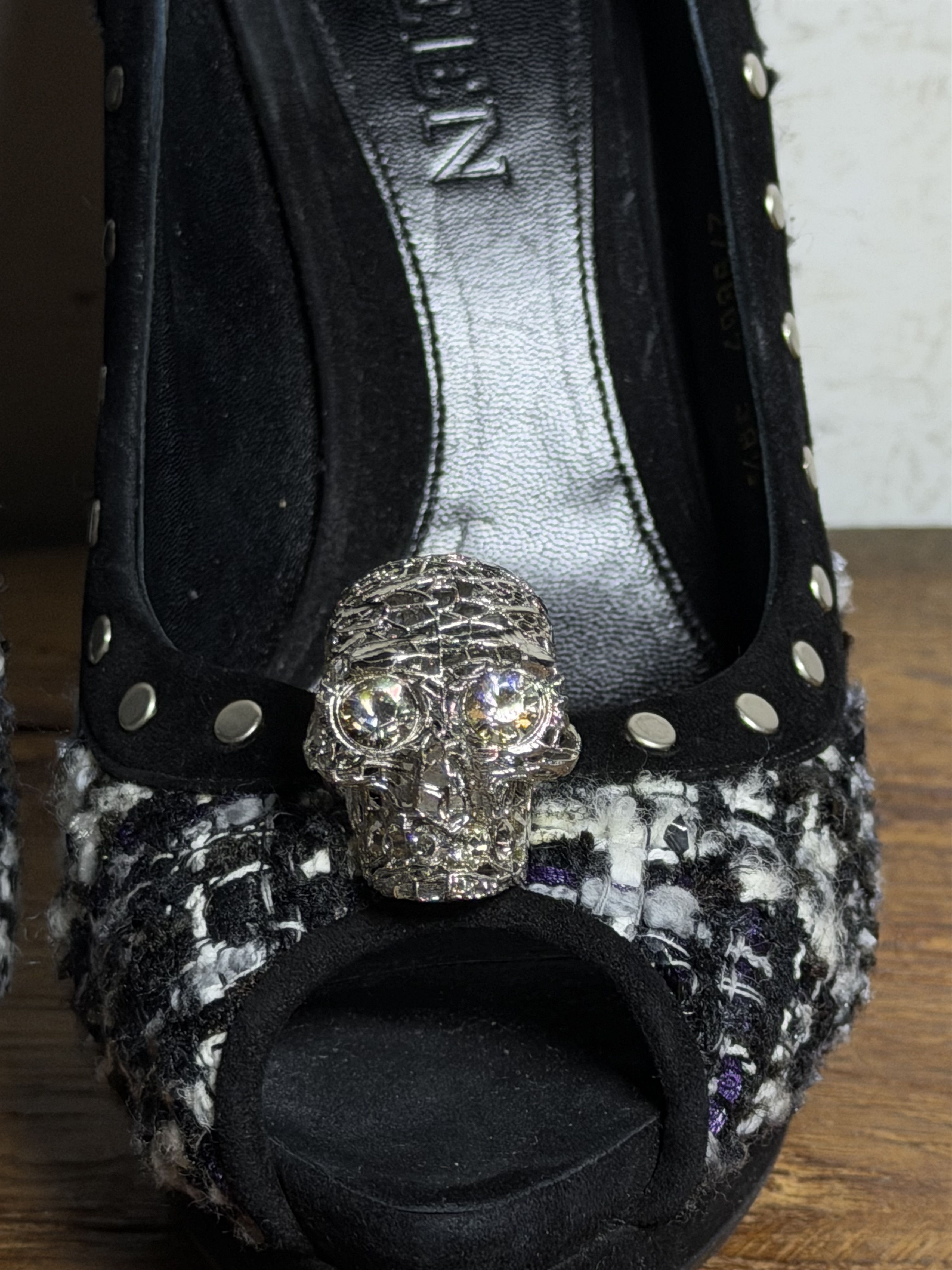 Alexander McQueen Alexander McQueen Tweed Studded Skull Peep Toe Pump Shoes Size US 9.5 / IT 39.5 - 7 Thumbnail