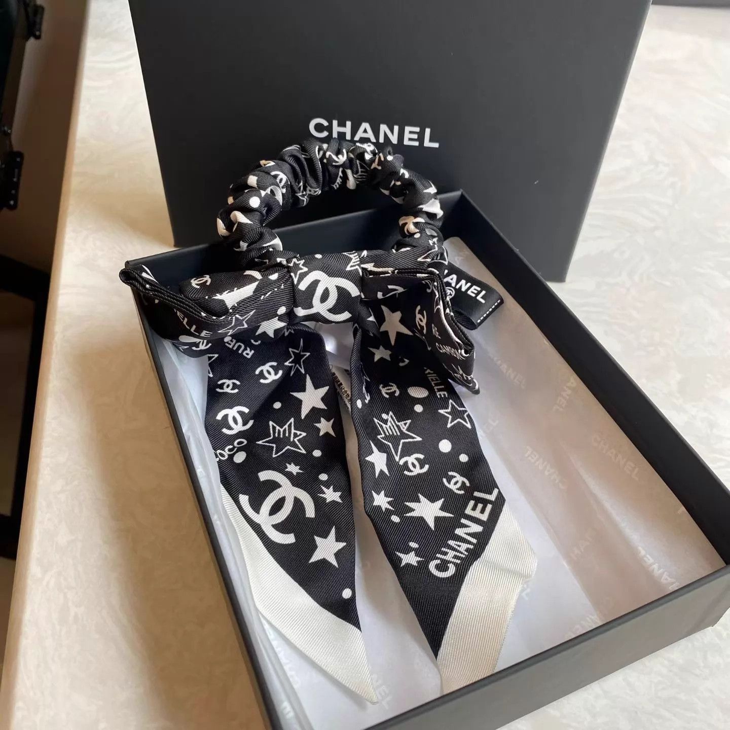 Chanel CHANEL Classic Black & White CC Star Bow Hair Tie Size ONE SIZE - 4 Thumbnail