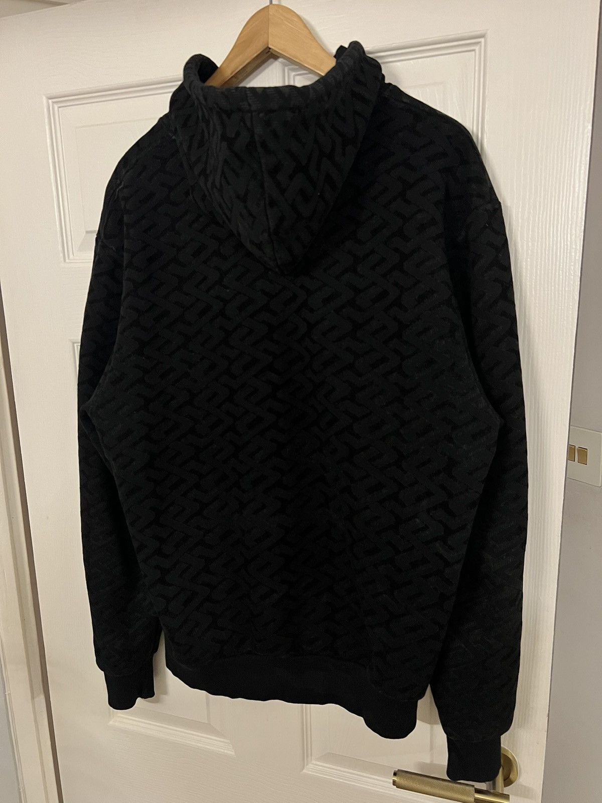 River Island RIVER ISLAND BLACK TEXTURED HOODIE SIZE S Size US S / EU 44-46 / 1 - 6 Thumbnail