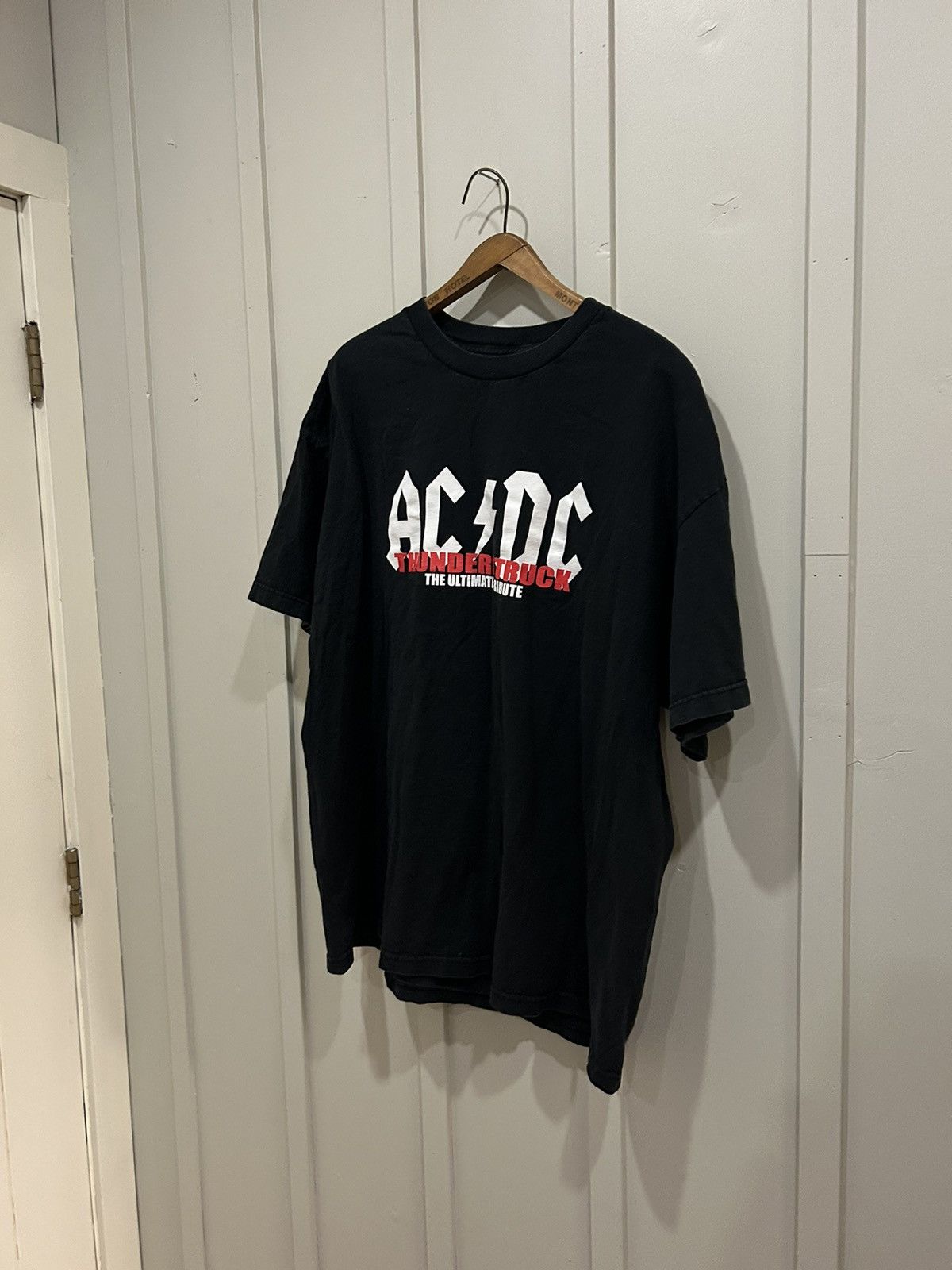 AC/DC × Band Tees × Vintage Vintage AC/DC Thunderstruck T-shirt Size US XL / EU 56 / 4 - 2 Thumbnail